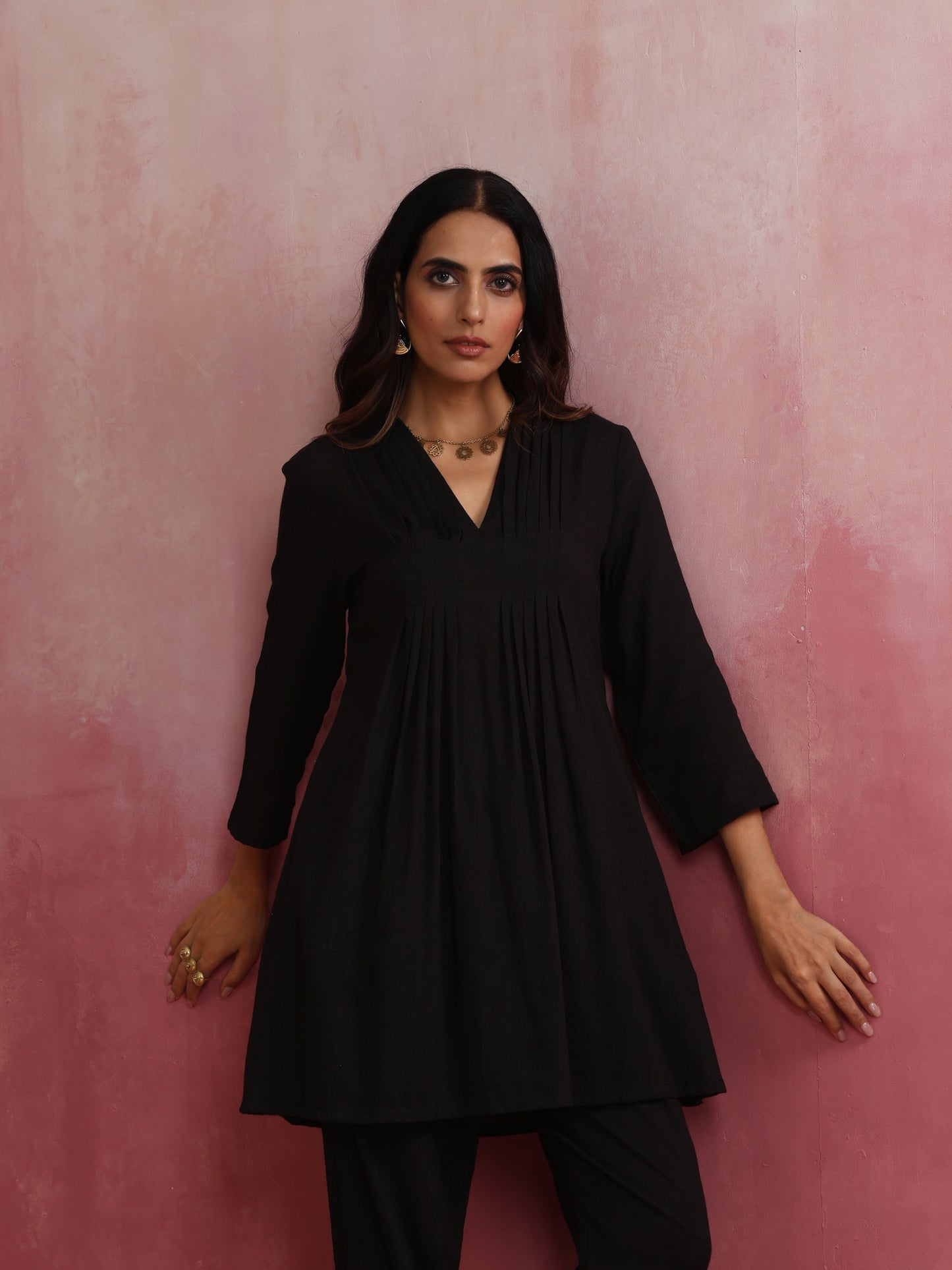 trueBrowns Black Viscose Slub Pleated Kurta Co-ord Set - Swadesiicart