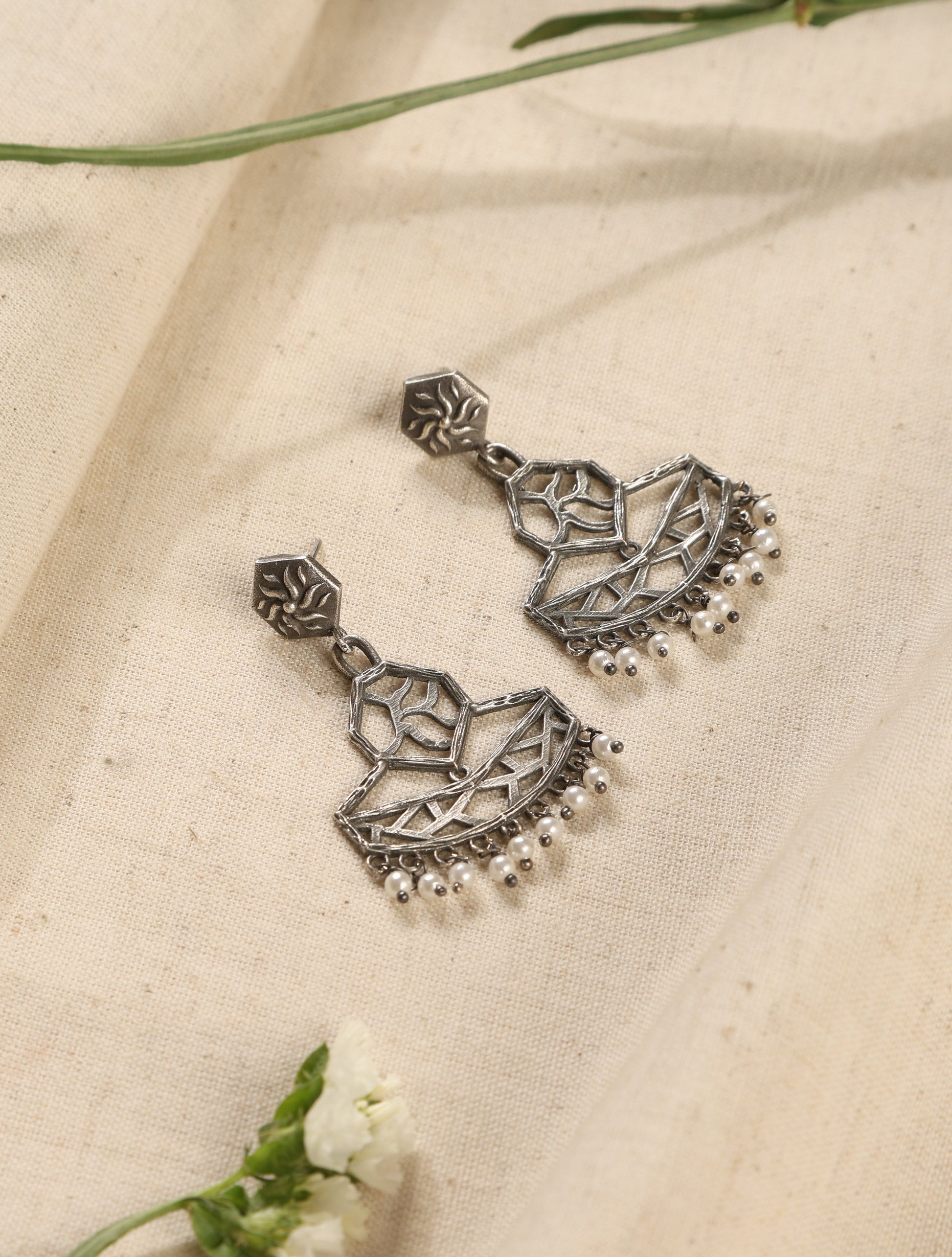 trueBrowns Silver Jaali Earrings | Swadesiicart