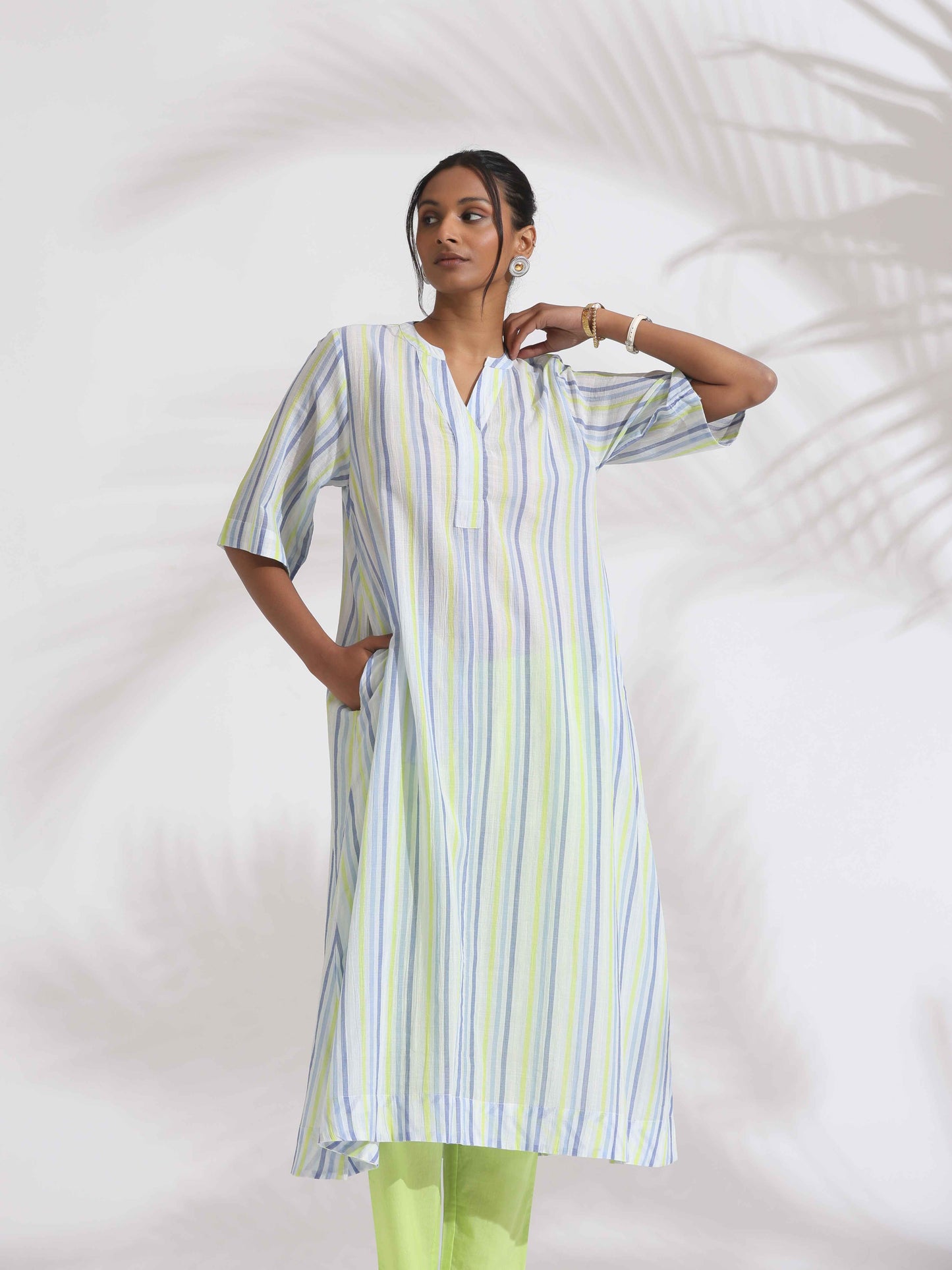 trueBrowns White Cotton Multi Stripe Flared Kurta Set | Swadesiicart