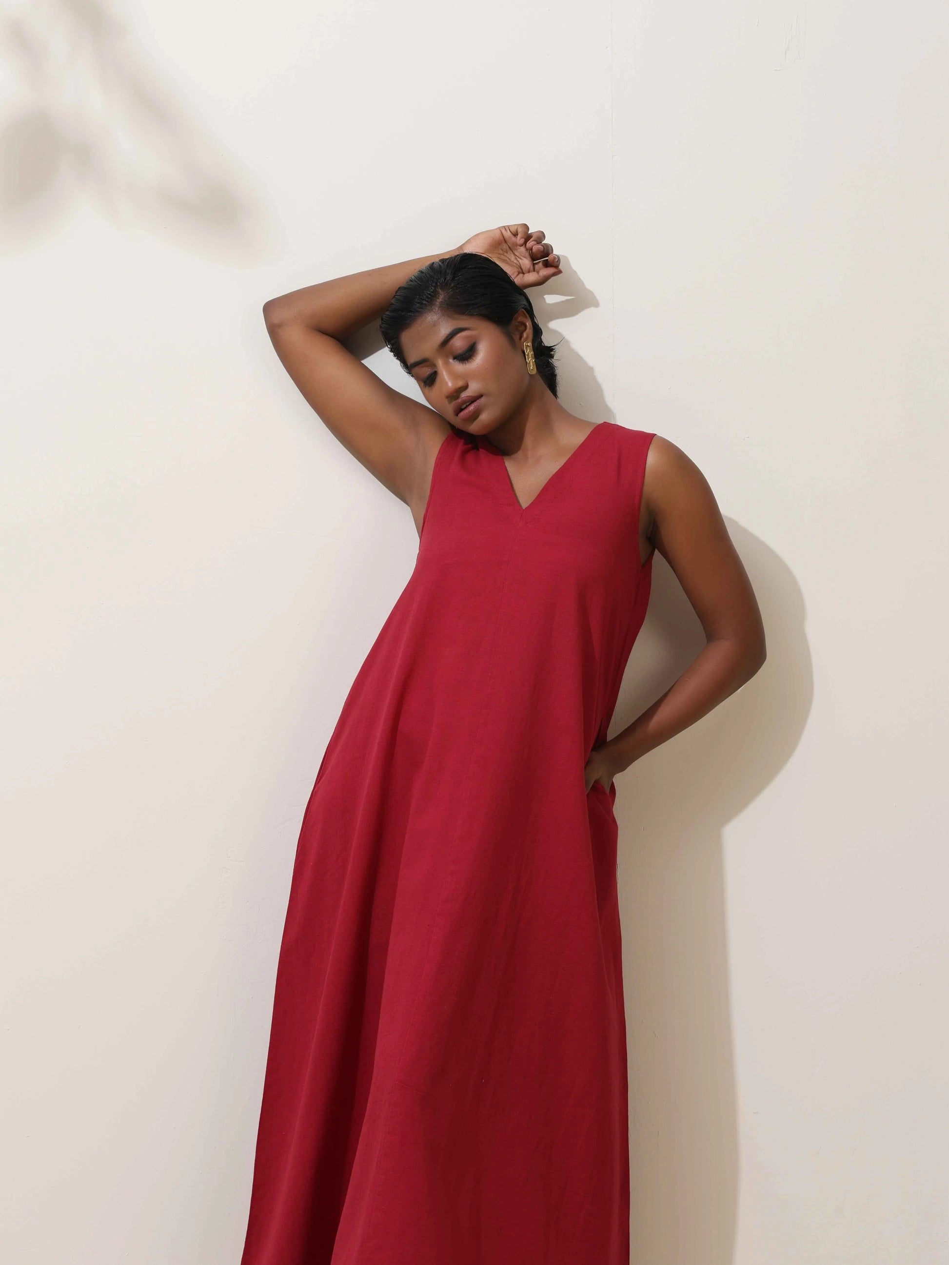 trueBrowns Maroon Cotton Linen Dress | Swadesiicart
