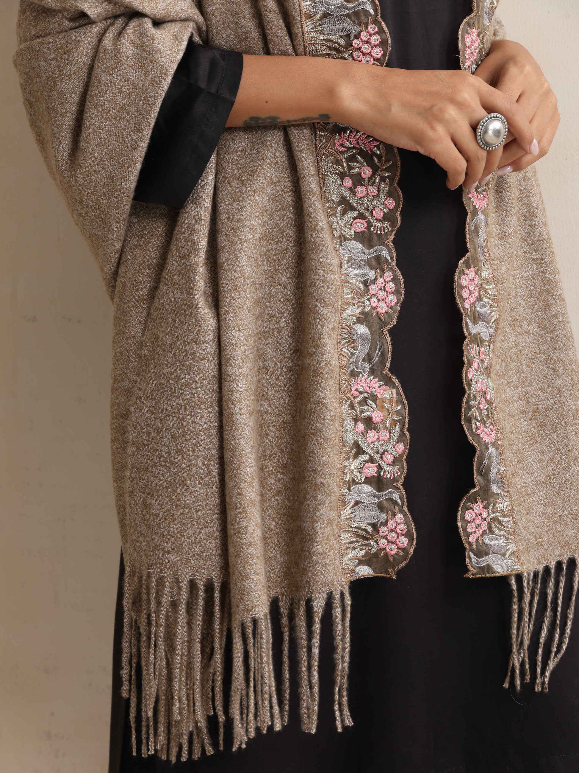 trueBrowns Beige Embroidered Woollen Stole | Swadesiicart
