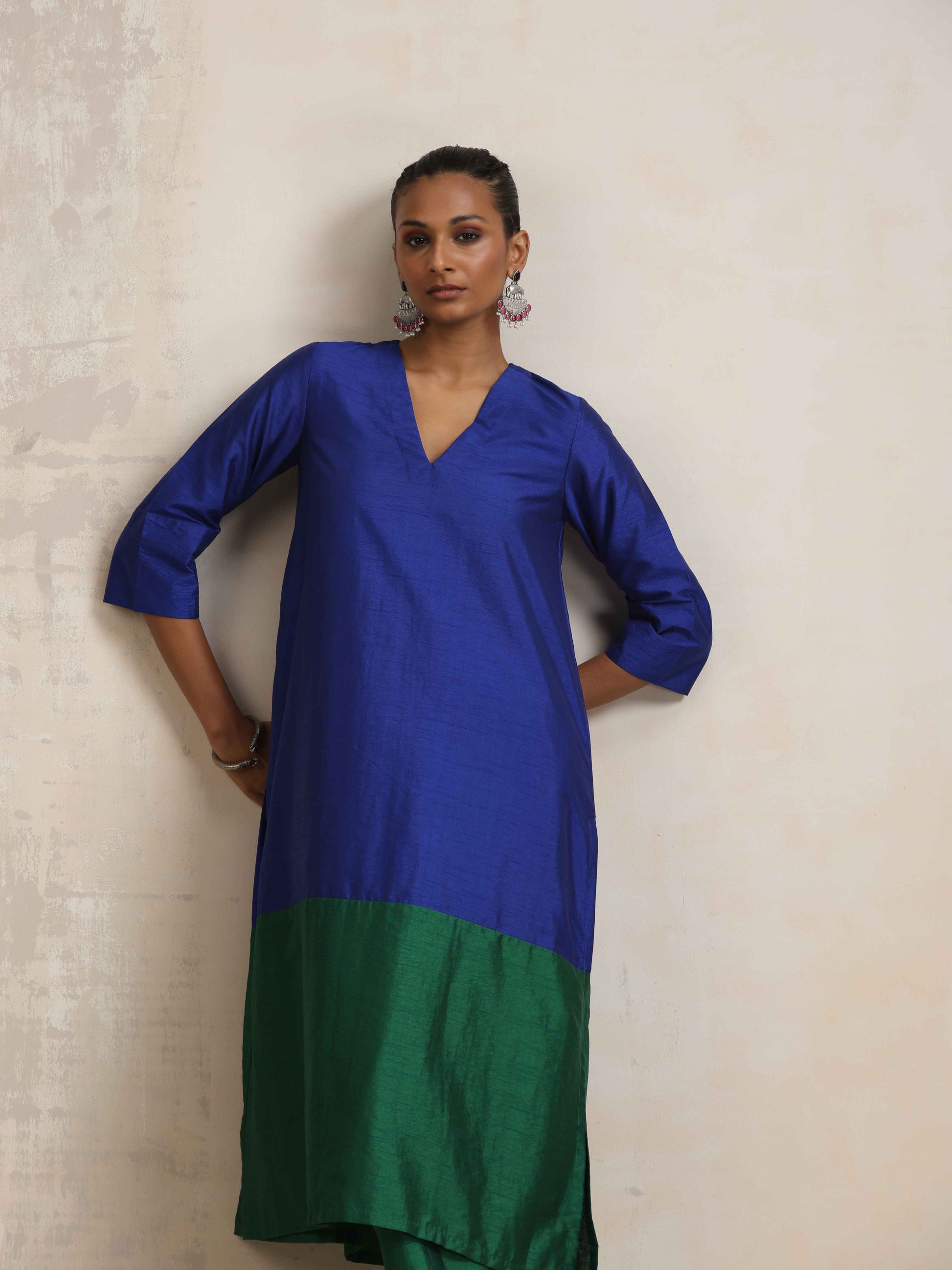 trueBrowns Blue Silk Kurta Set | Swadesiicart