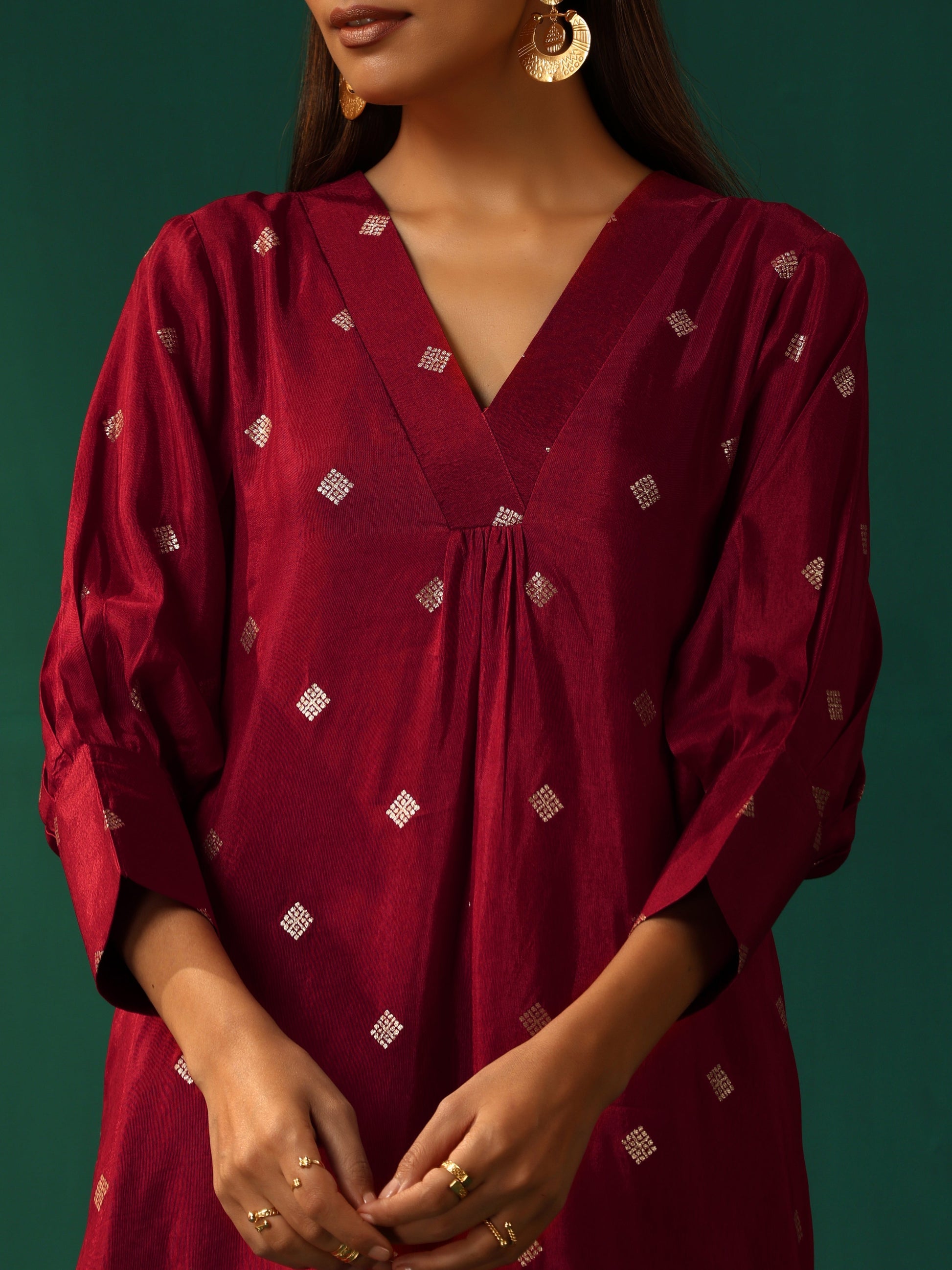 trueBrowns Maroon Diamond Viscose Silk Puff Sleeve Kurta Pant Set | Swadesiicart