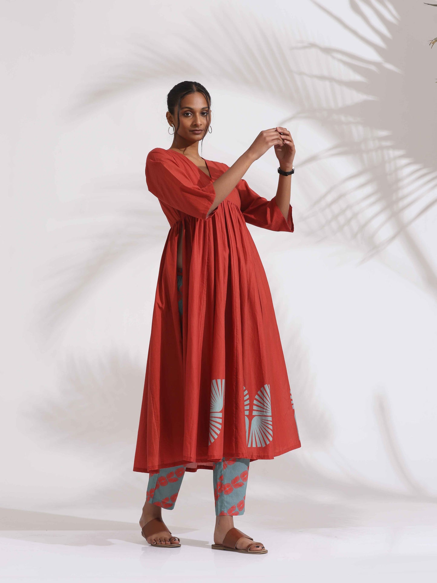 trueBrowns Red Cotton Print Flared Kurta Set | Swadesiicart