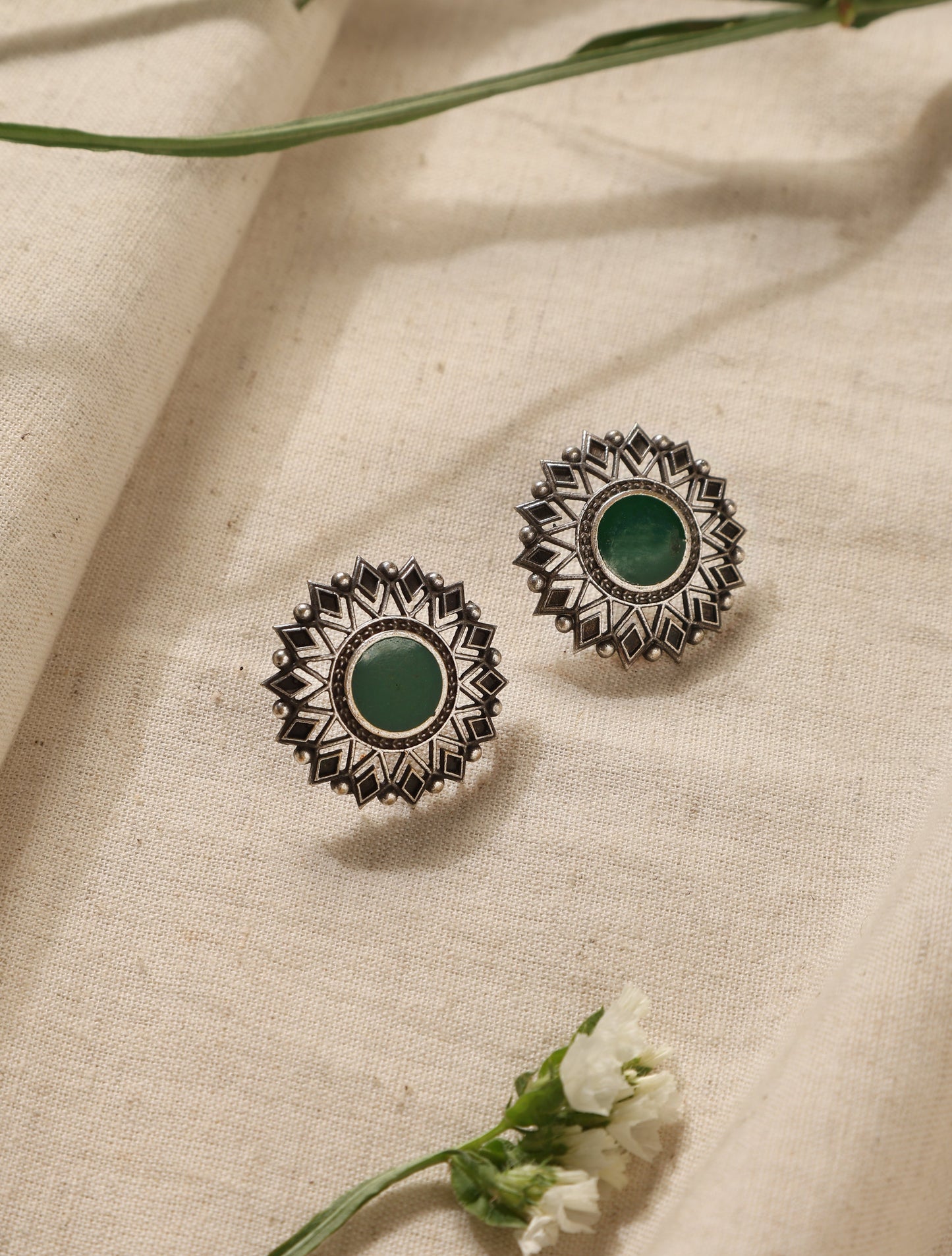 trueBrowns Silver Green Stud Earrings | Swadesiicart