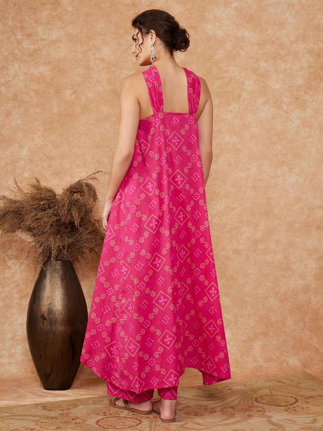 InWeave Women's Fuchsia S Print Twisted Neckline Kurta Pant Set - Swadesiicart