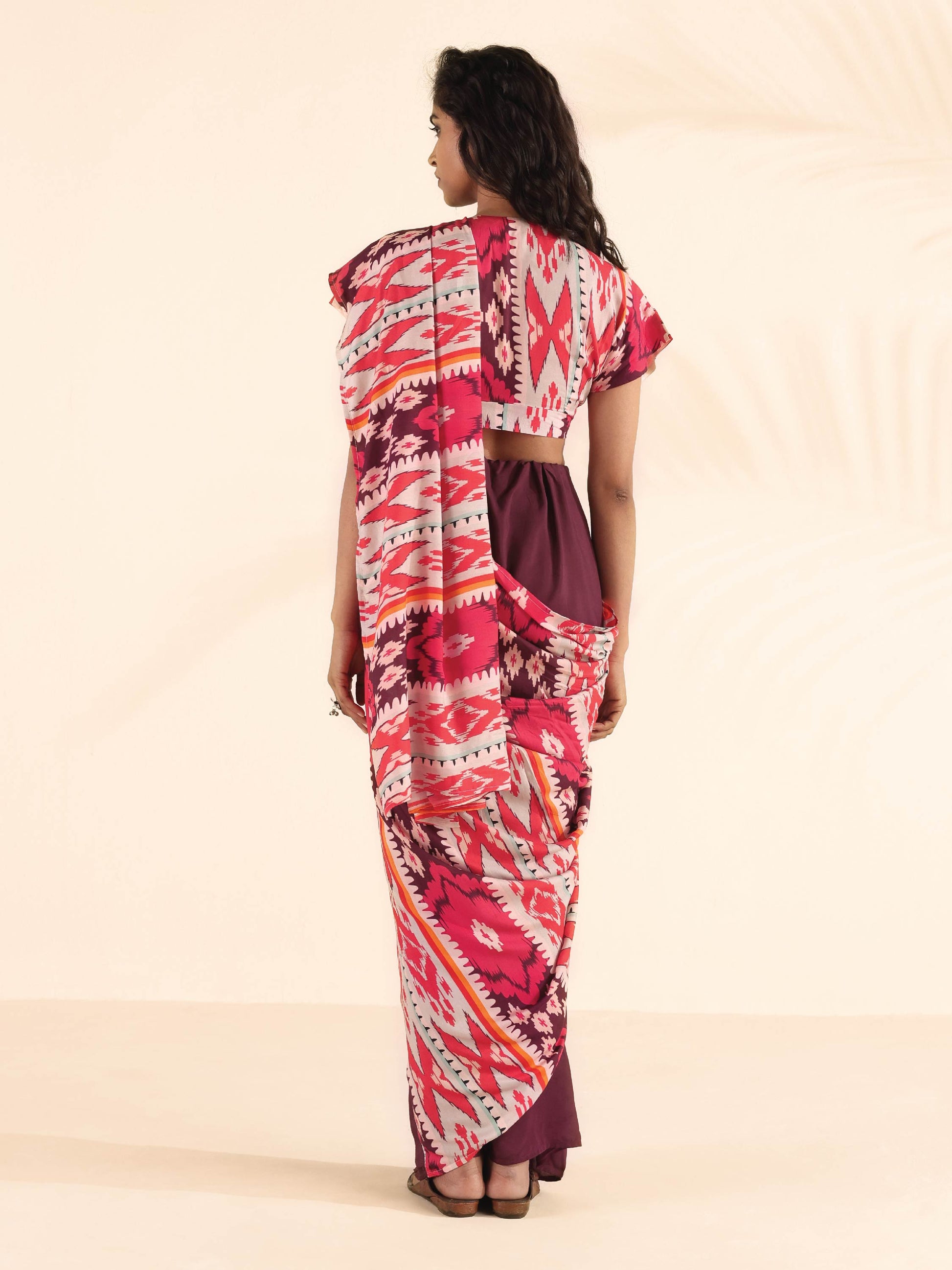 trueBrowns Maroon Muslin Ikat Ready to Wear Saree | Swadesiicart