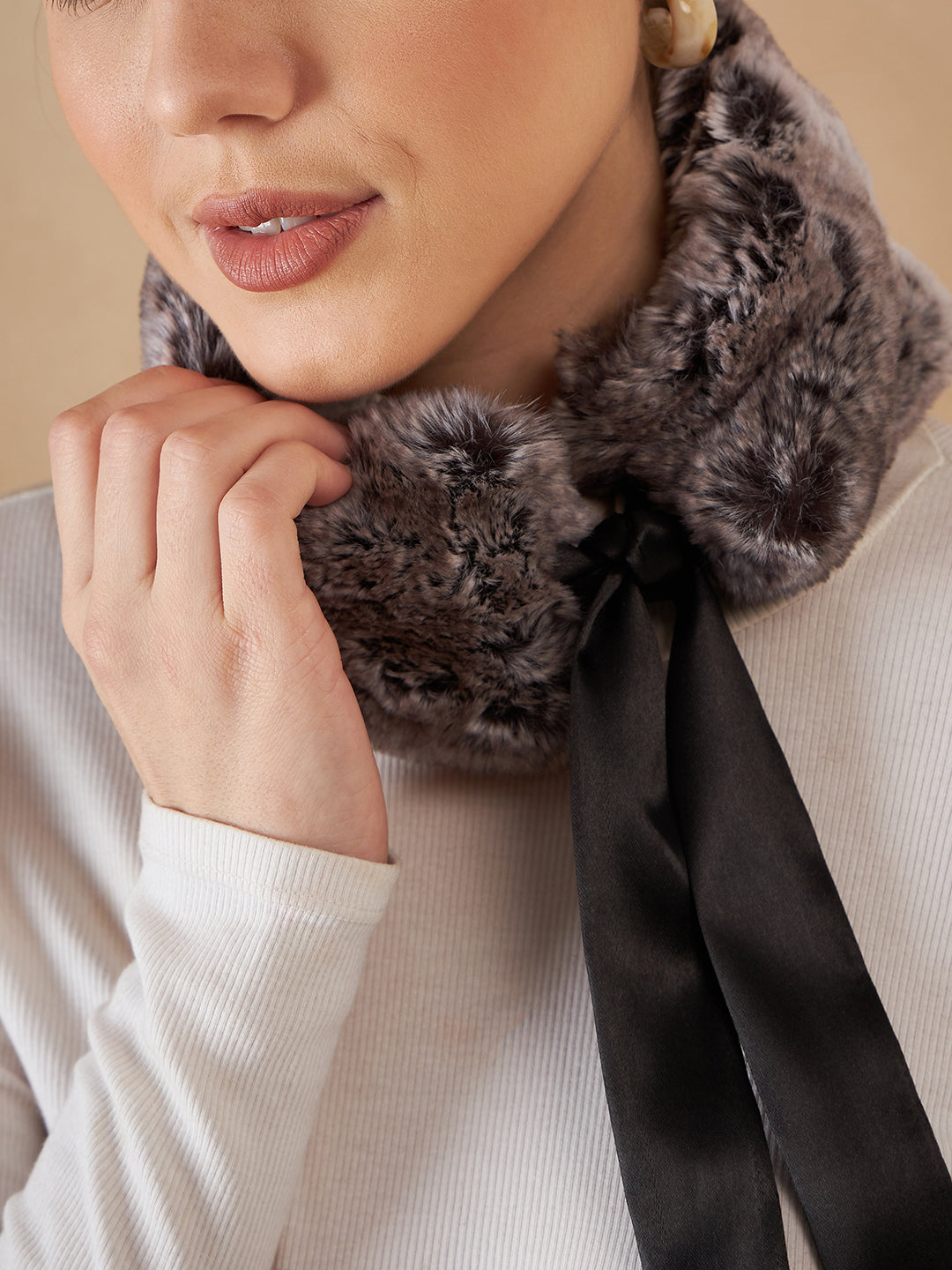 InWeave Women's Dark Grey Duble Shade Fur Neckpiece - Swadesiicart