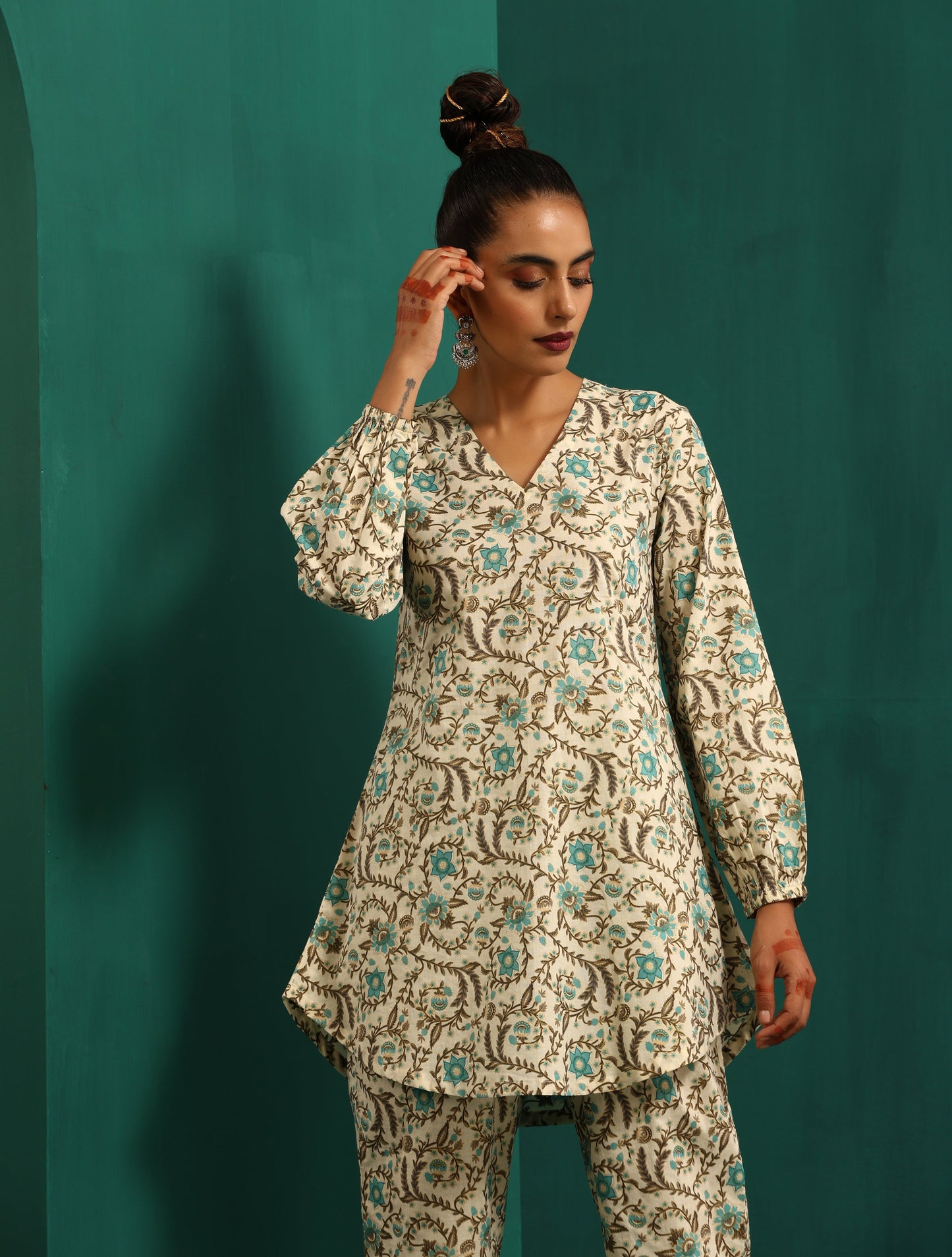trueBrowns Teal Floral Cotton Printed Short Co-ord Set - Swadesiicart