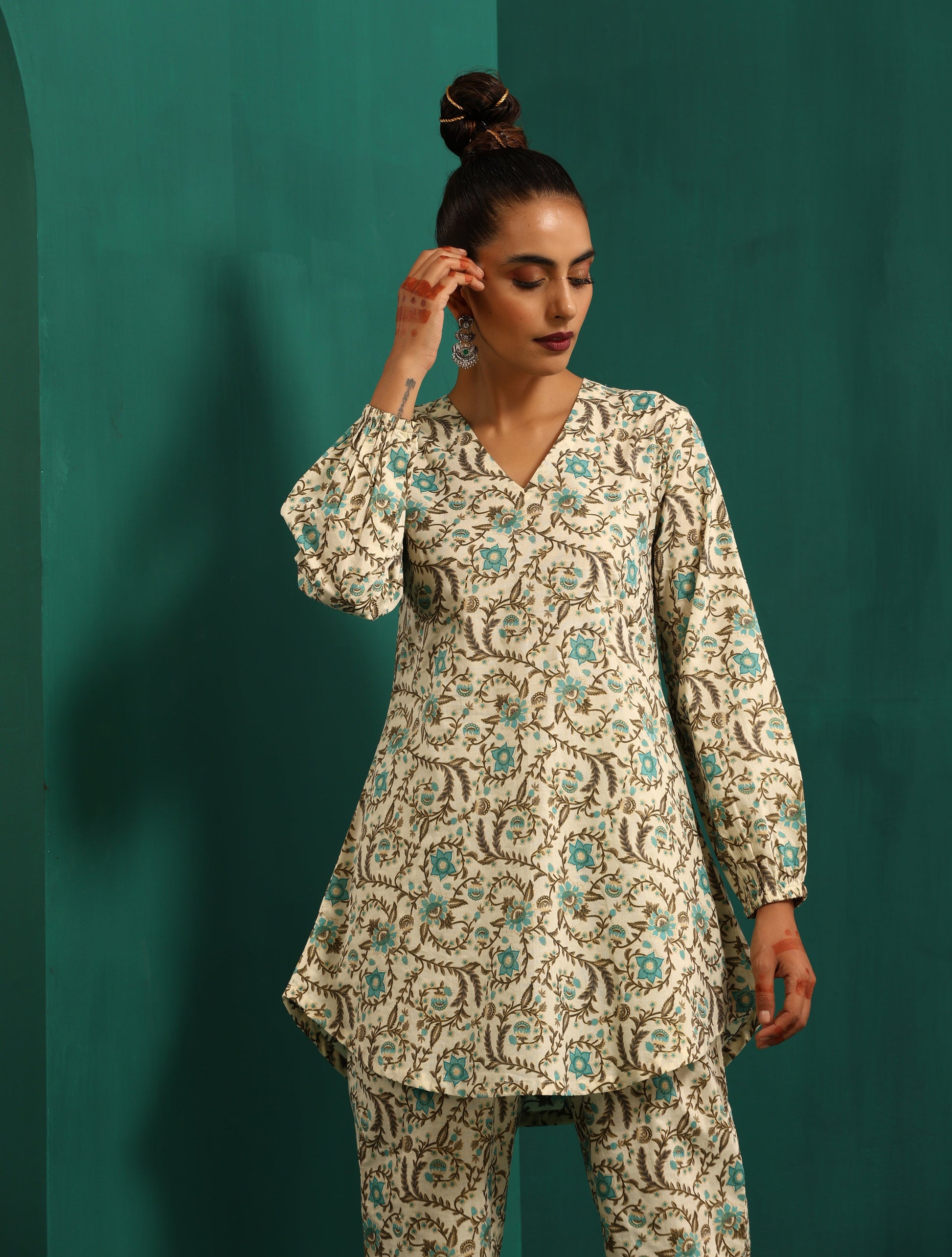 trueBrowns Teal Floral Cotton Printed Short Co-ord Set - Swadesiicart