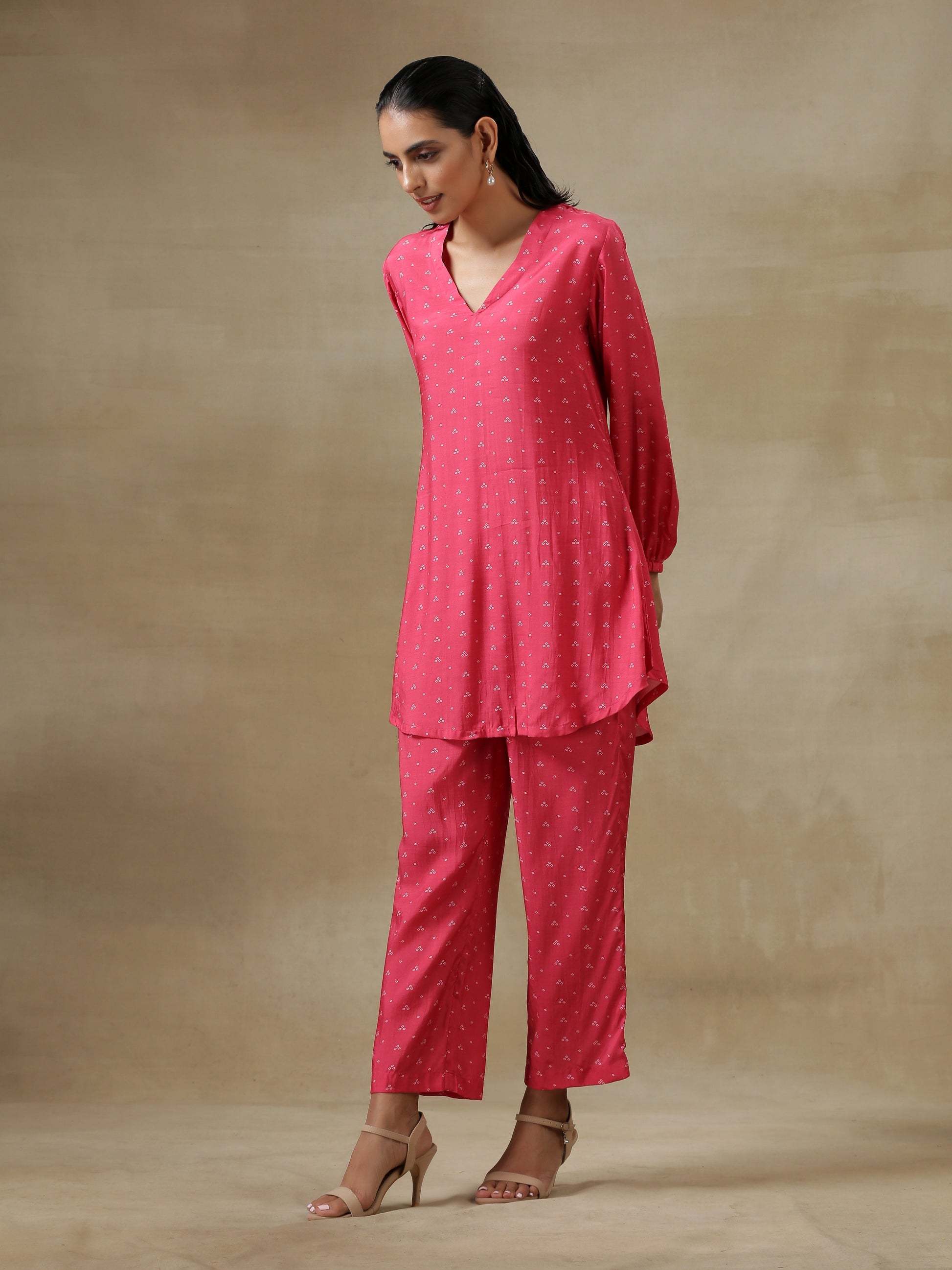 trueBrowns Pink Bandhani Printed Silk Gathered Sleeve Co-Ord Set - Swadesiicart