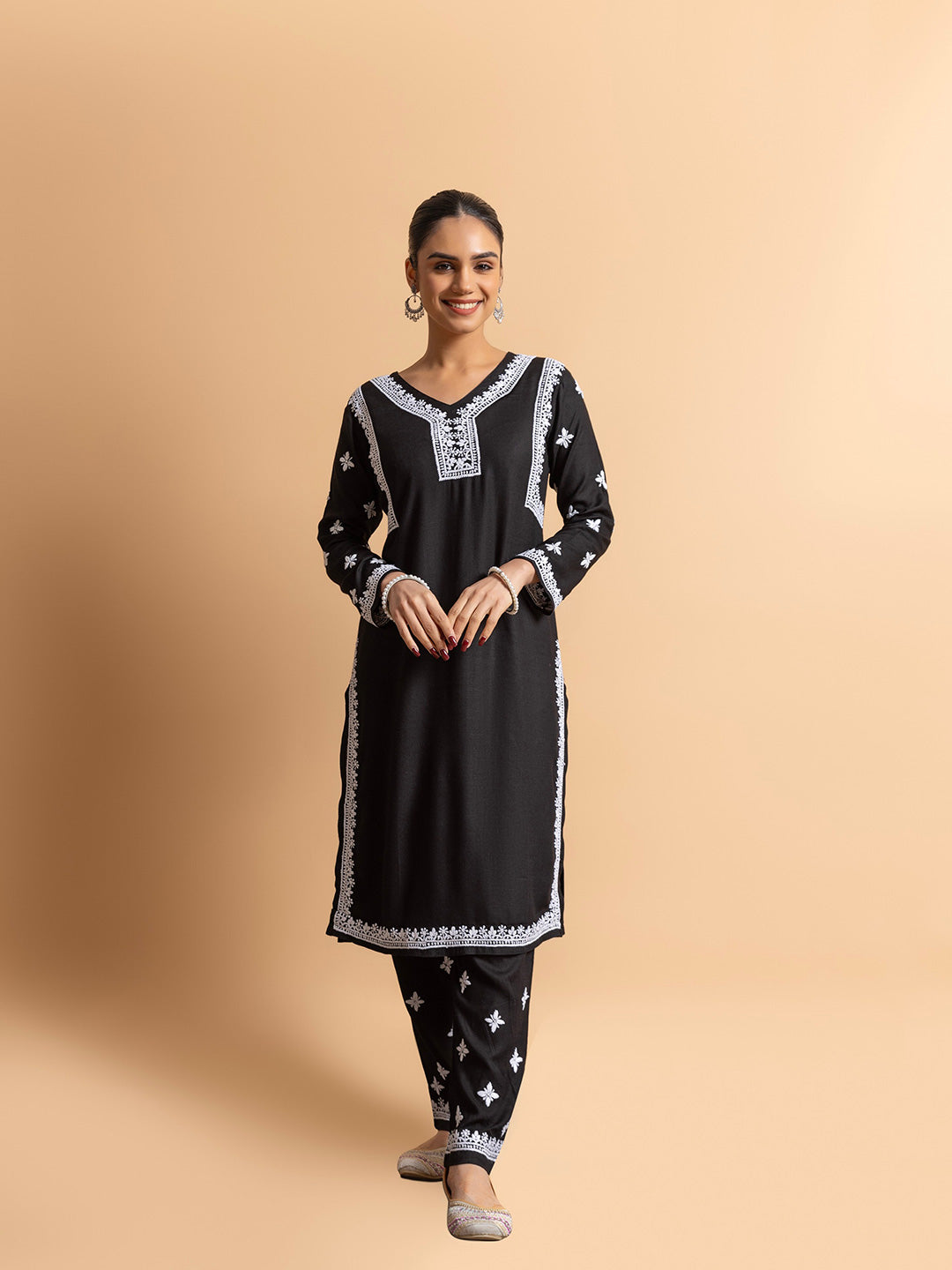 HOUSE OF KARI Floral Embroidered Chikankari Kurta With Trouser | Swadesiicart