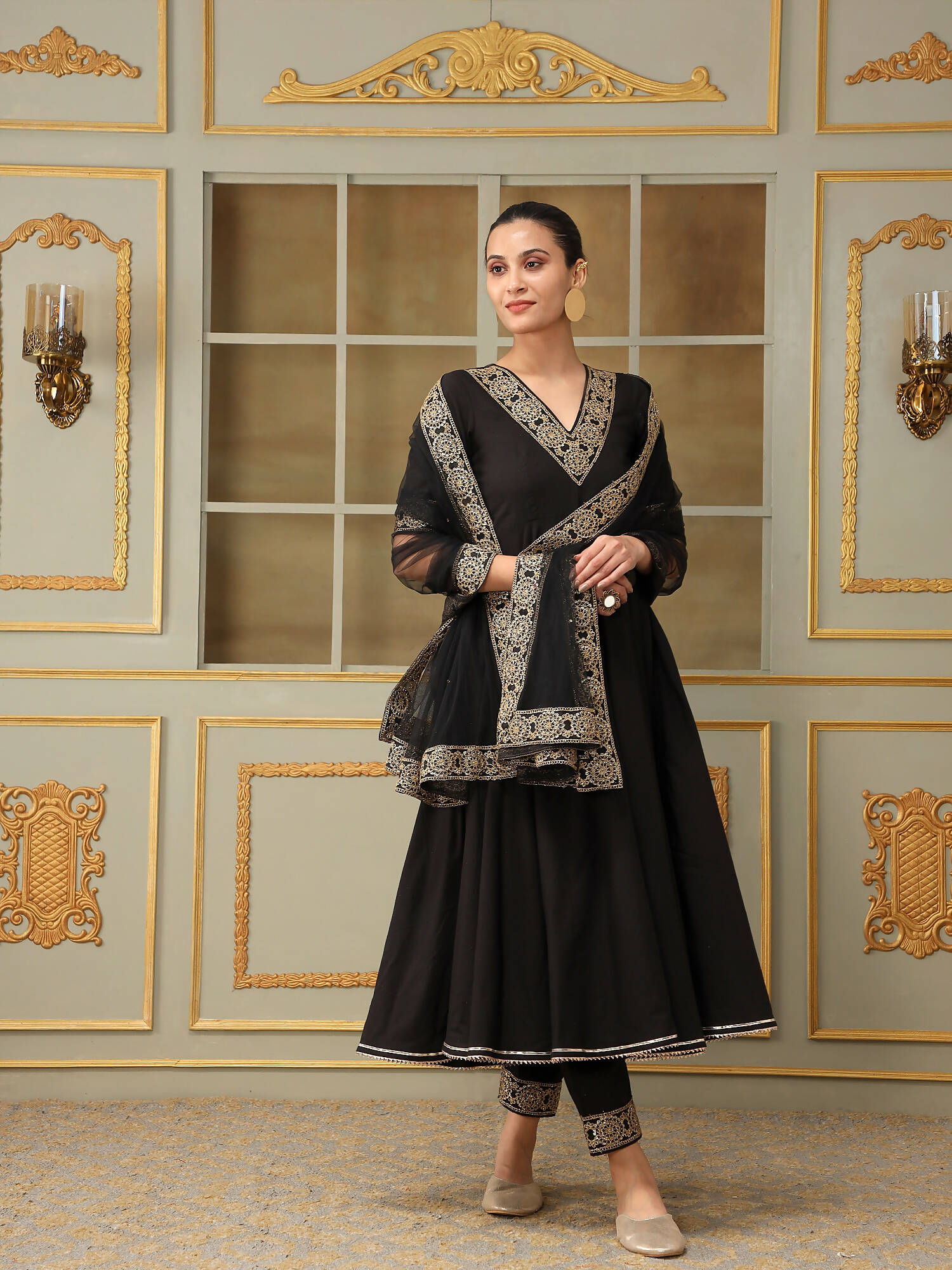 Pomcha Jaipur Black Saadgi Sunheri Lace Black Anarkali Set | Swadesiicart