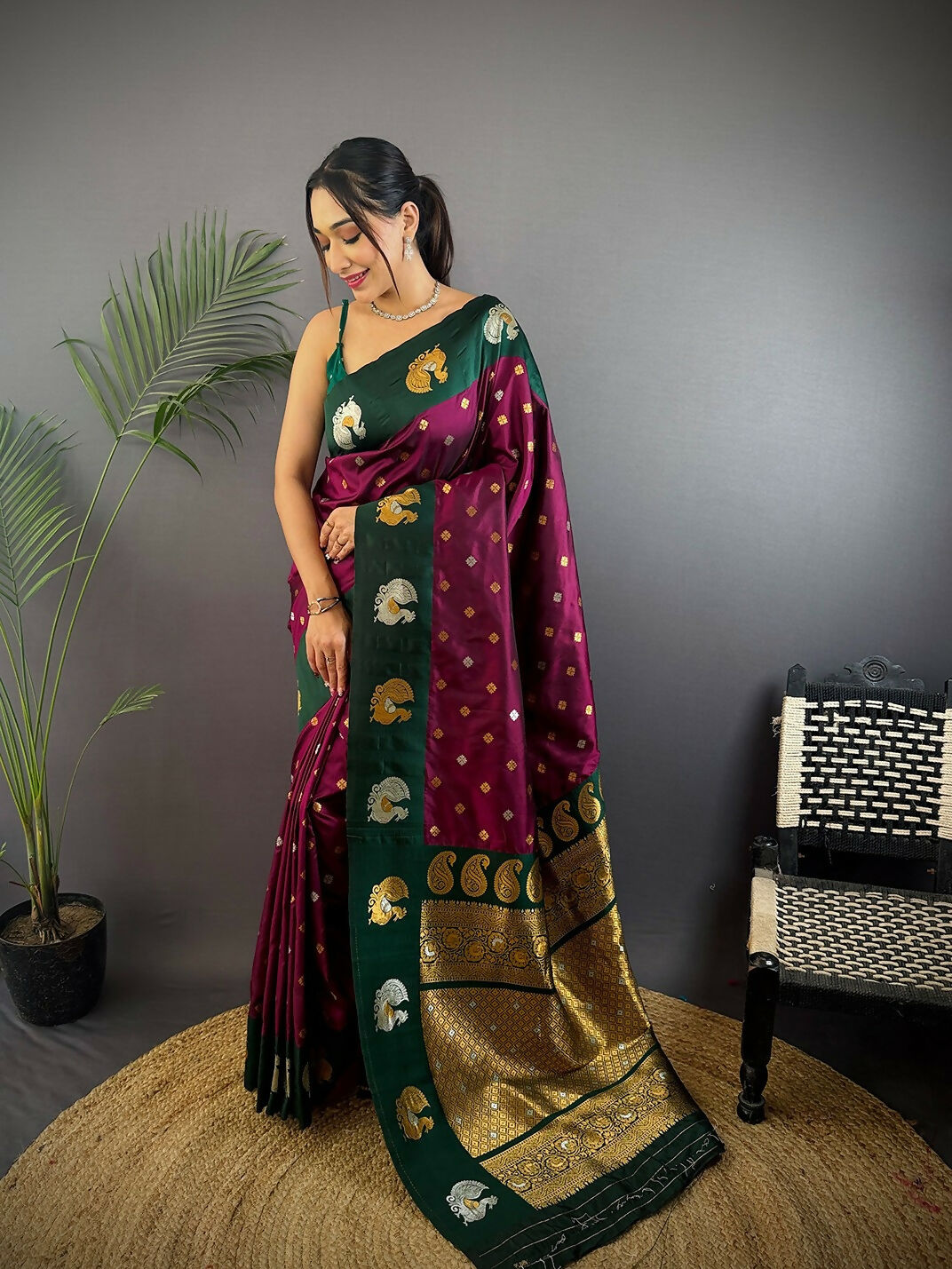 Joban Fashion Dark Green Butti Banarasi Silk Sarees | Swadesiicart