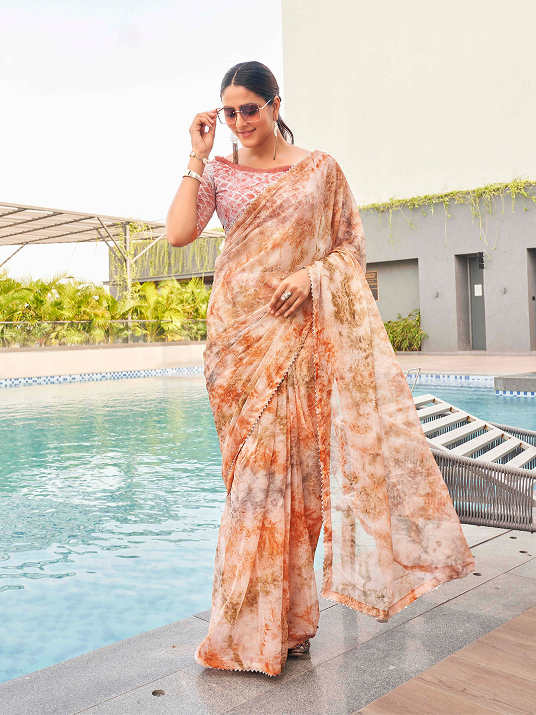 Tikhi Imli Tie and Dye Chiffon Saree | Swadesiicart
