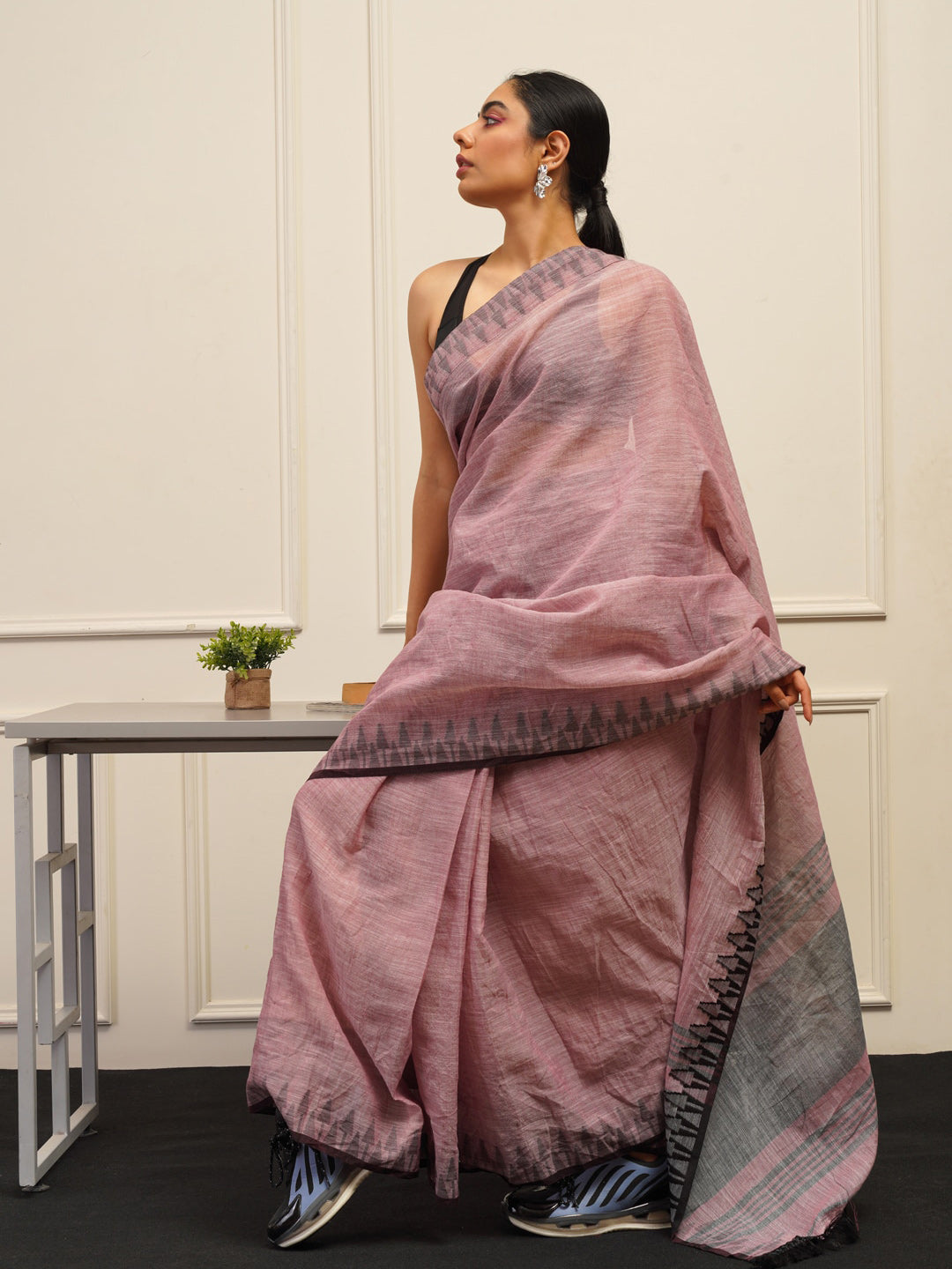 Tikhi Imli Woven Design Cotton Saree | Swadesiicart