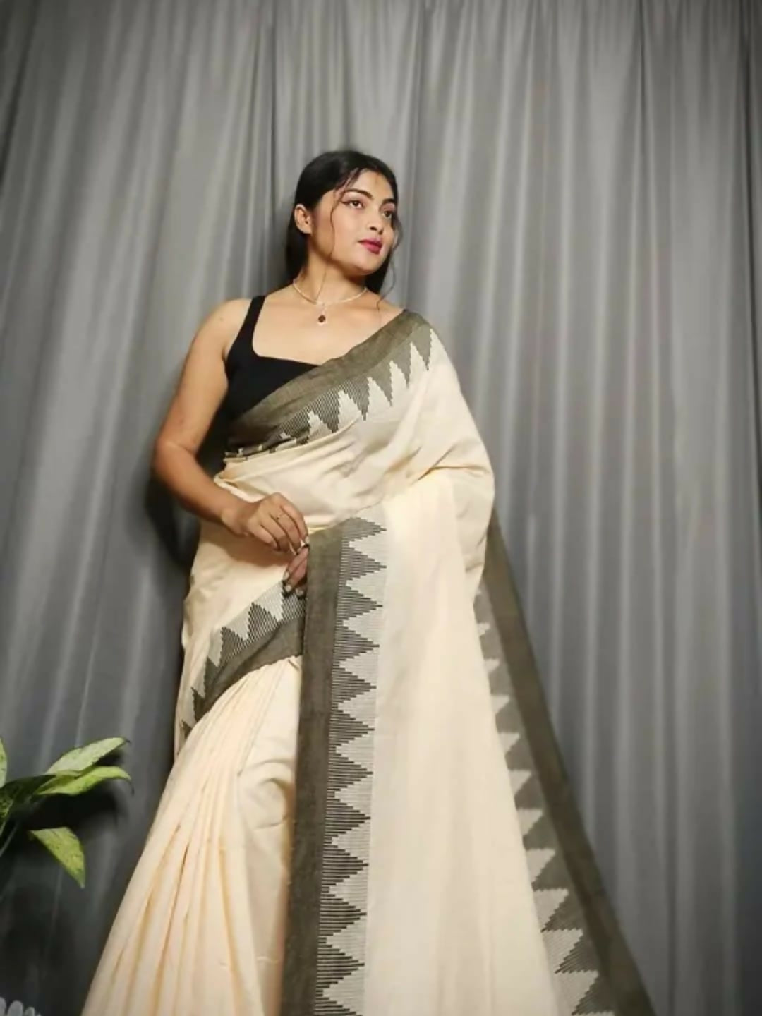 Exclusive Collection Beautiful Off White Pure Cotton Woven Handloom Saree With Running Blouse Piece - Swadesiicart