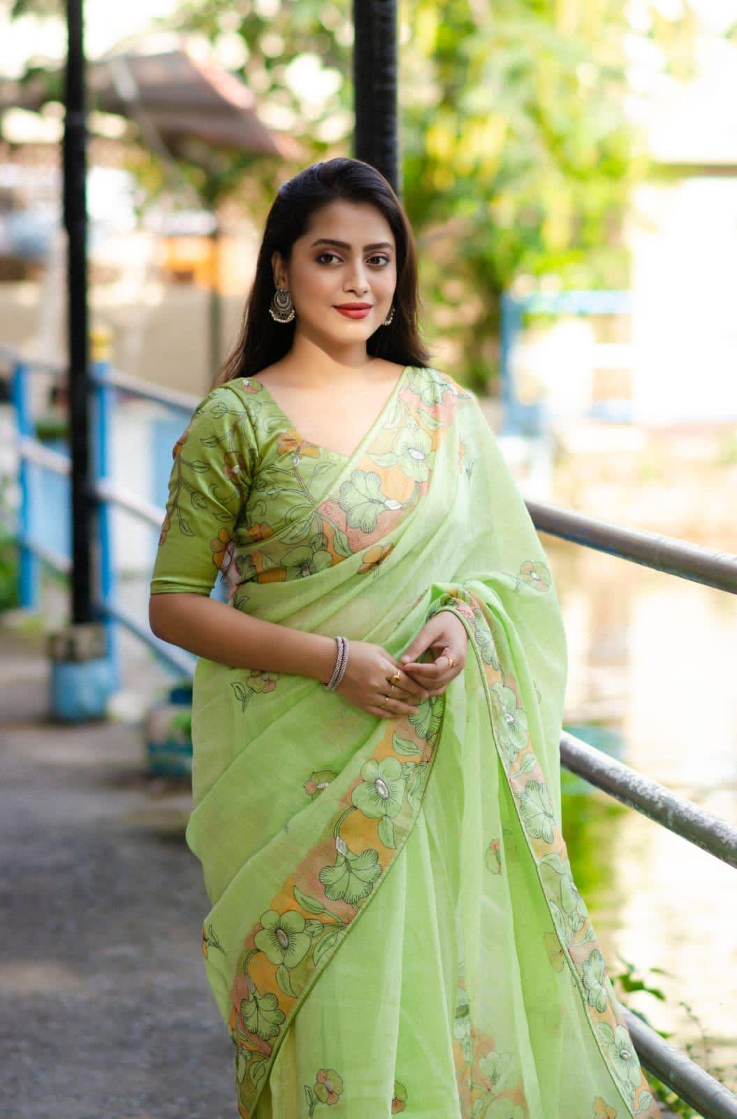 Green Pure Linen Ethnic Motifs Saree with Unstitched Blouse - Hiral Fashion | Swadesiicart