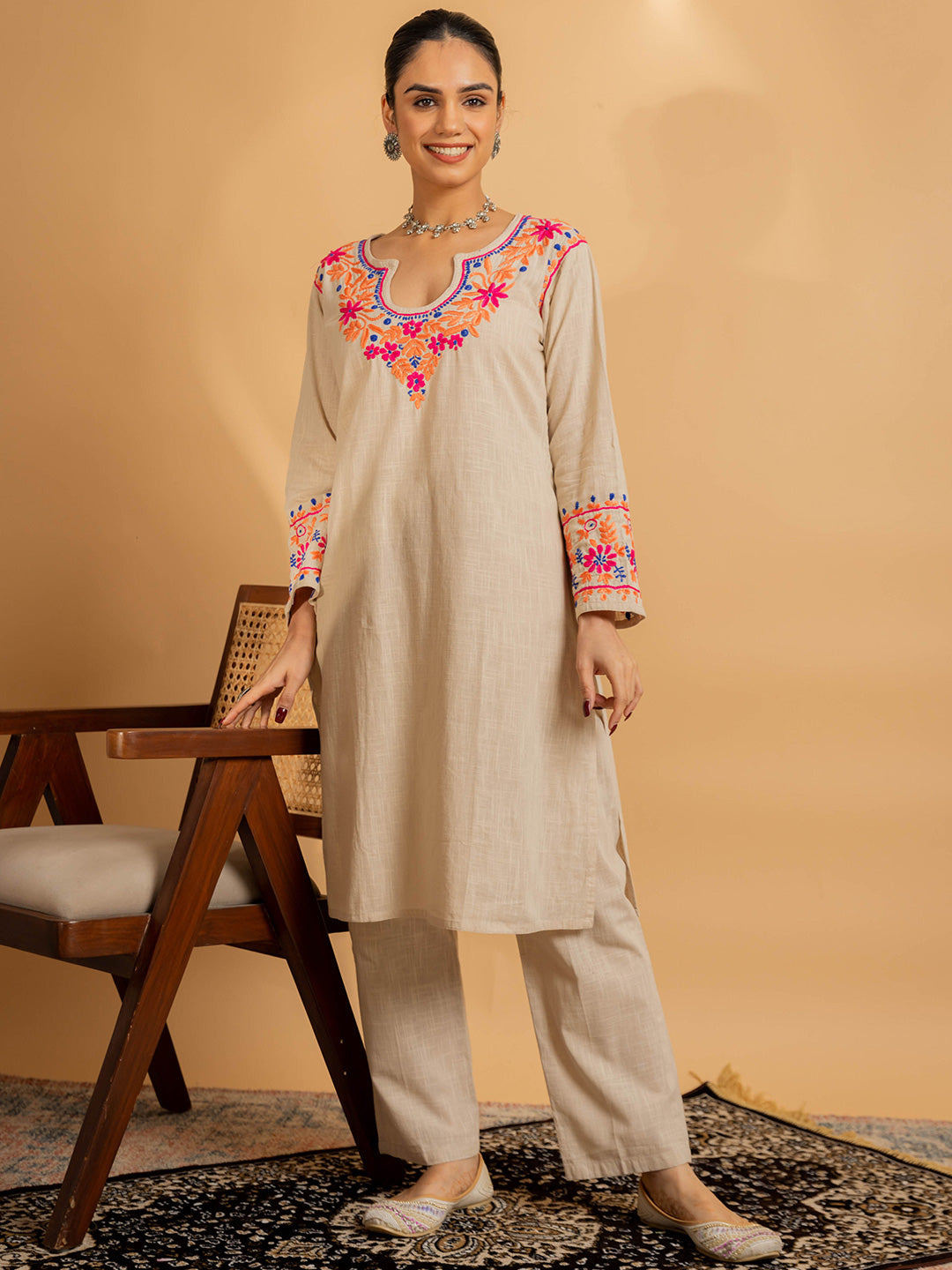 HOUSE OF KARI Floral Embroidered Chikankari Kurta With Palazzo | Swadesiicart