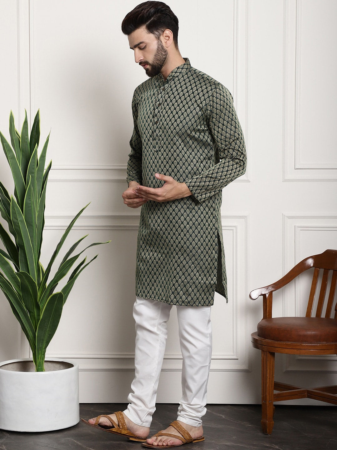 Sojanya Floral Printed Mandarin Collar Kurta With Churidar | Swadesiicart