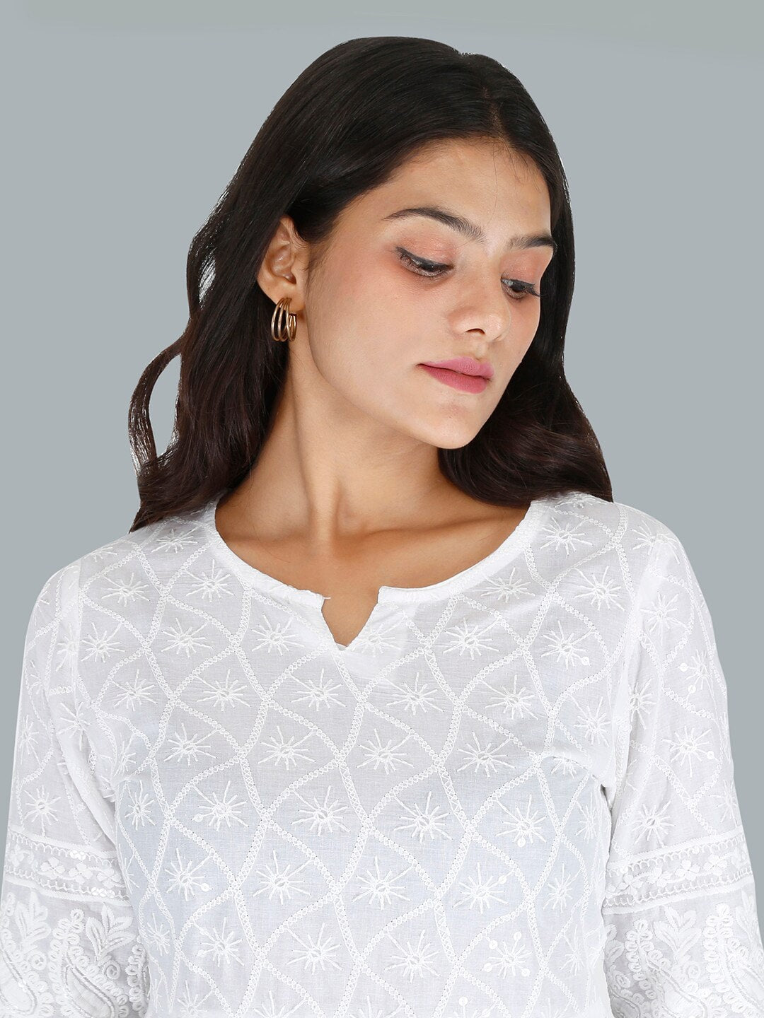Kalini Women White Cotton Embroidered Chikankari Kurta | Swadesiicart