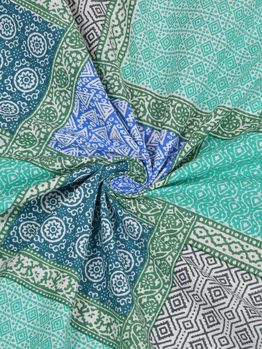 LIVING ROOTS Blue & Green Jaipur Printed 210 TC King Bedsheet with 2 Pillow Covers - Swadesiicart