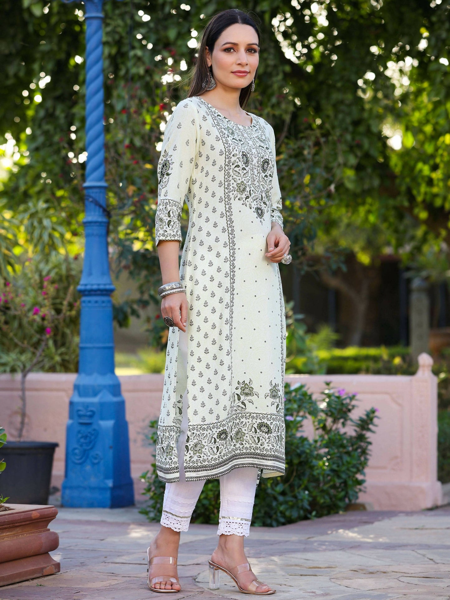Juniper Women's Green Rayon Staple Kalamkari Floral Placement Printed Kurta | Swadesiicart
