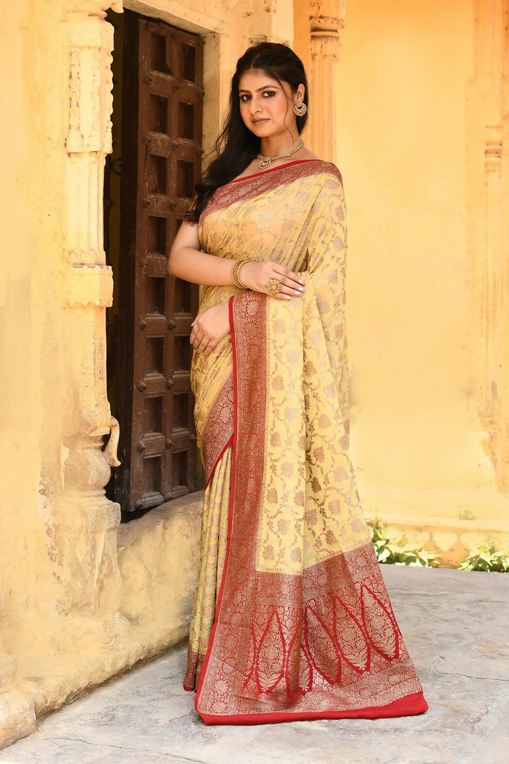 Joban Fashion Yellow Crepe Chiffon Pure Handloom Banarasi Silk Saree | Swadesiicart
