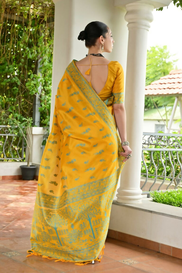 Vishnu Weaves Women's Yellow Handloom Raw Silk Thread Weaving Saree with Blouse - Swadesiicart
