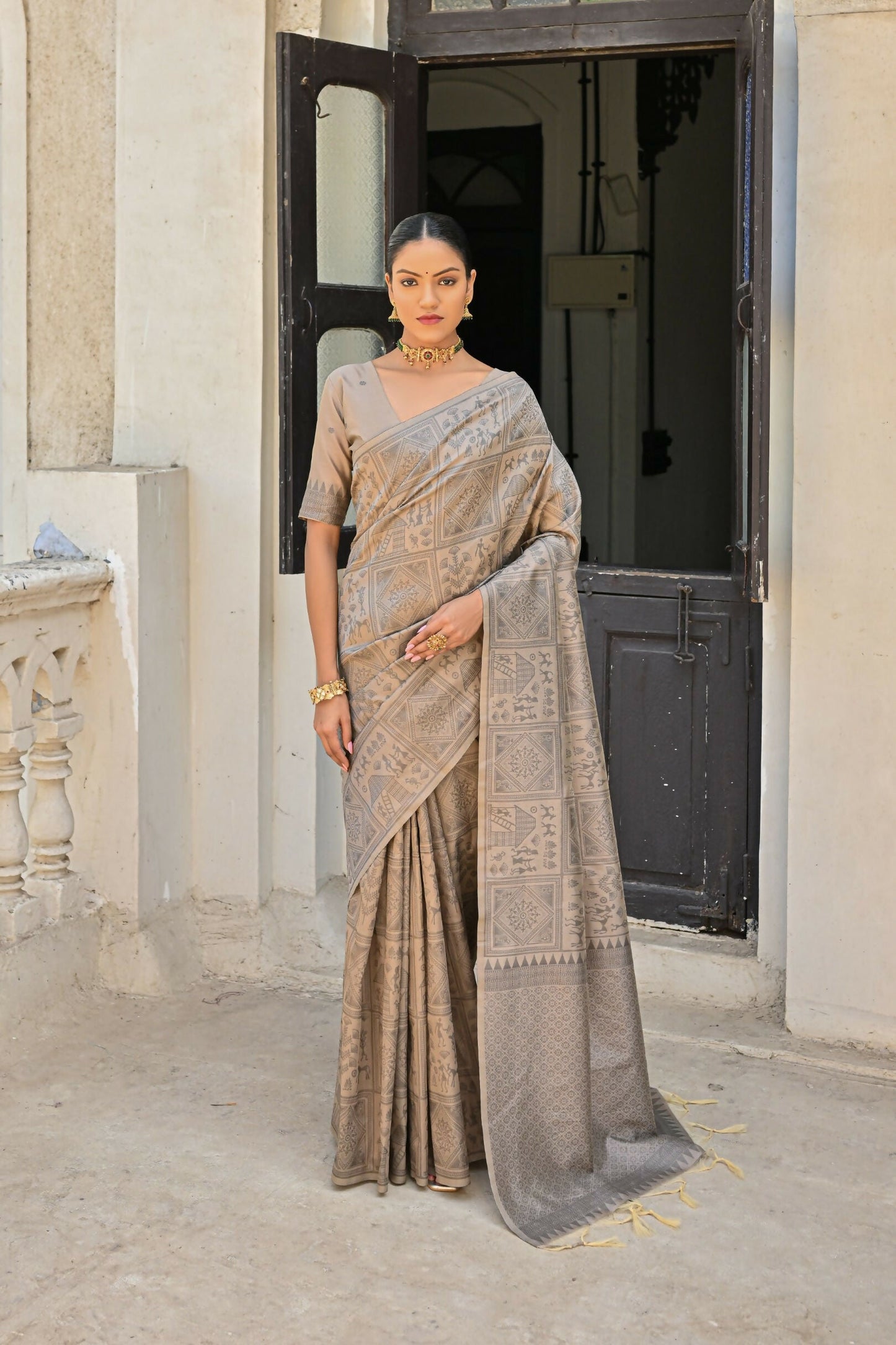 Vishnu Weaves Women's Chiku Handloom Raw Silk Saree with Blouse - Swadesiicart