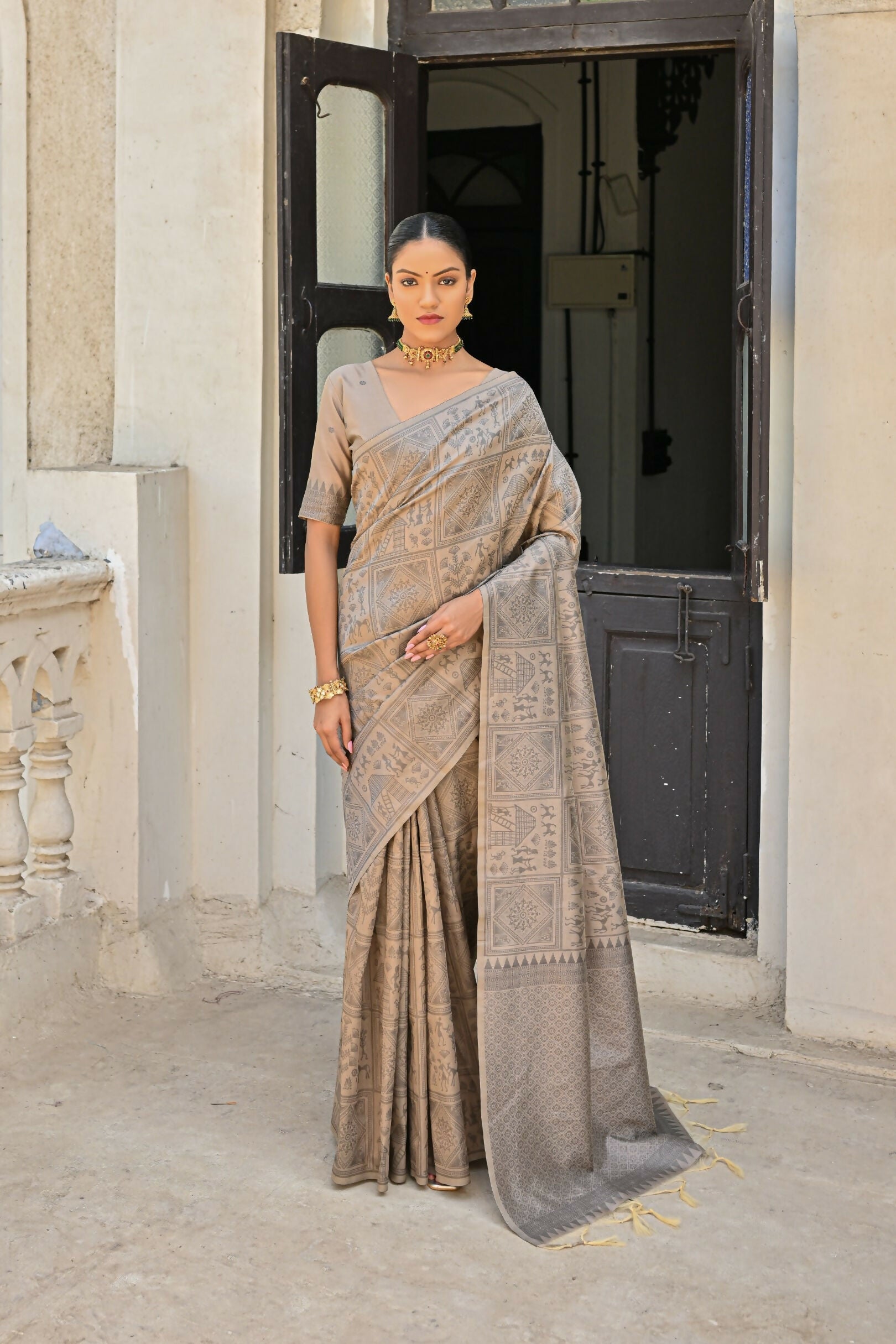 Vishnu Weaves Women's Chiku Handloom Raw Silk Saree with Blouse - Swadesiicart