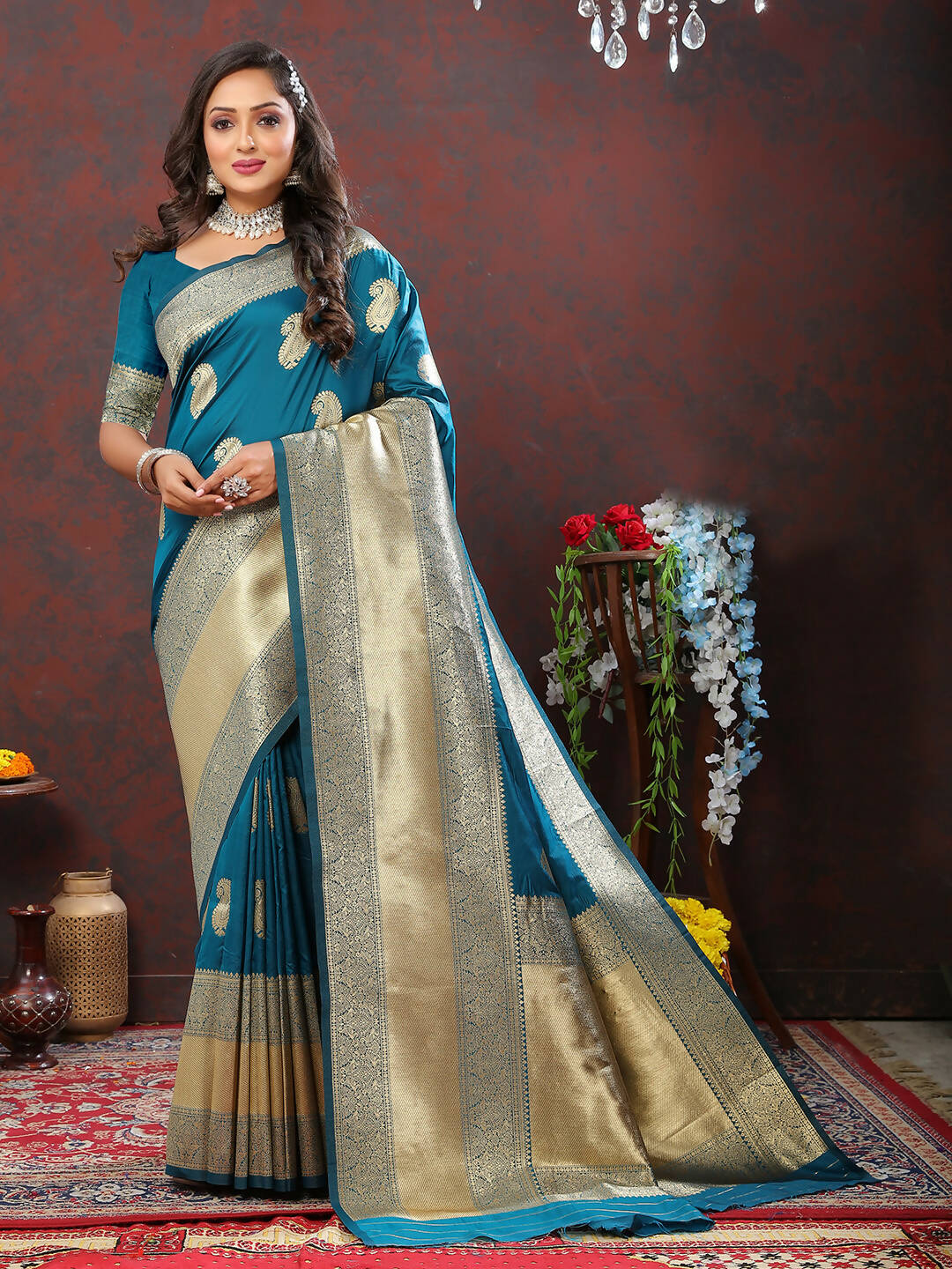 Lorenvalley Fashion Rama Soft Silk Woven Design Gold Zari Weaving Saree - Swadesiicart