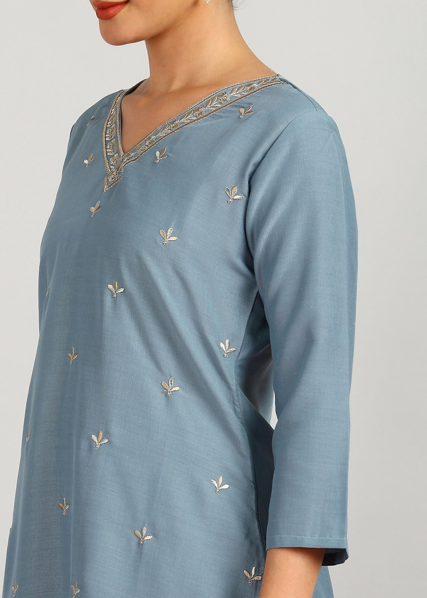 Aavyora Women's Sky Grey Embroidered Kurta Set with Dupatta - Swadesiicart