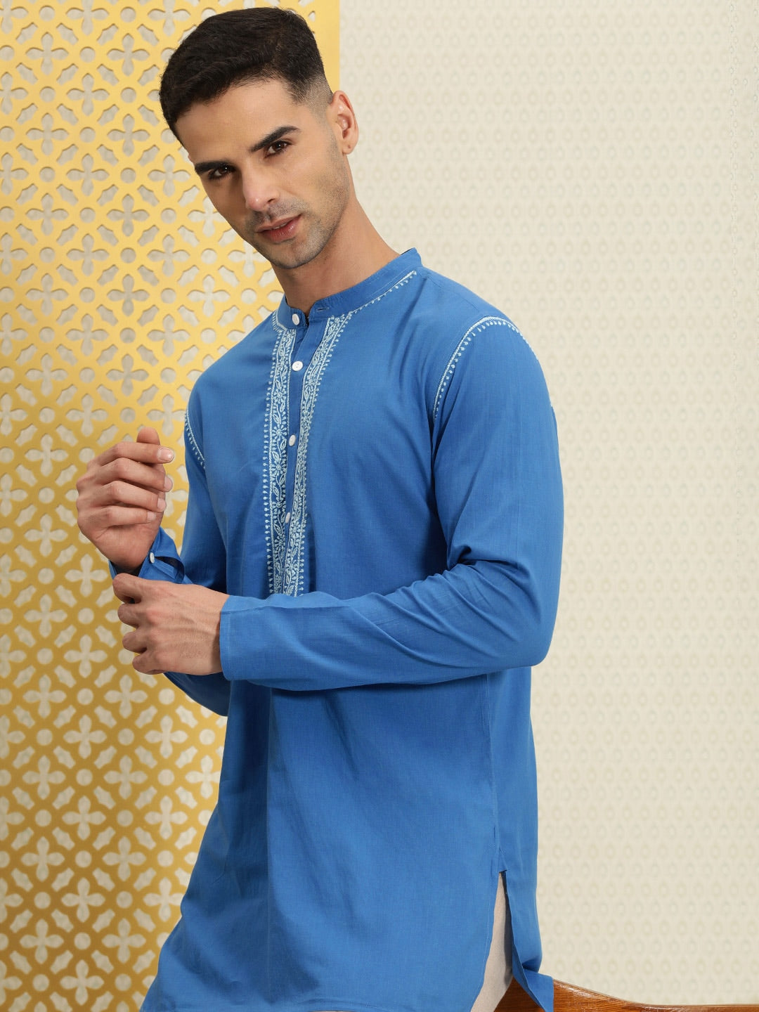 House of Pataudi Men Pure Cotton Solid Chikankari Jashn Short Kurta | Swadesiicart
