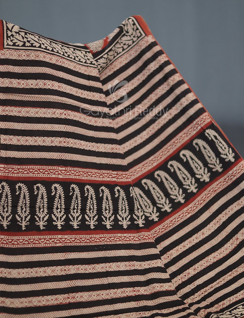 Rust Red Coloured Combination Printed Cotton Saree By Gayathri Reddy Designer Studio | Swadesiicart