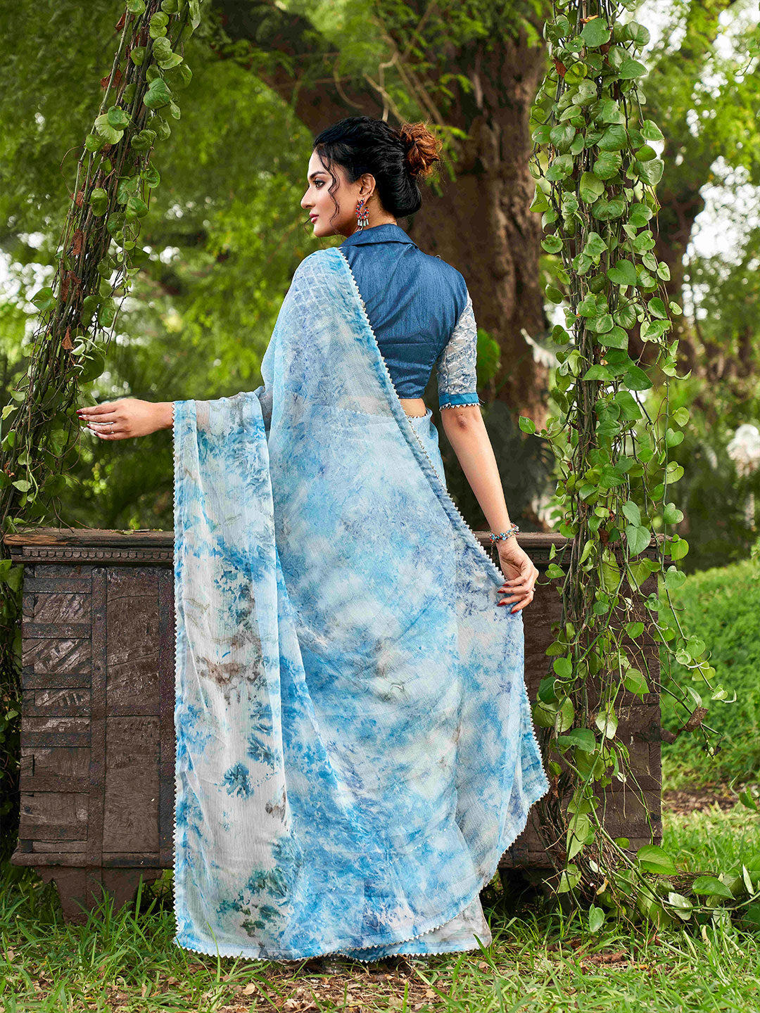 Tikhi Imli Tie and Dye Chiffon Saree | Swadesiicart