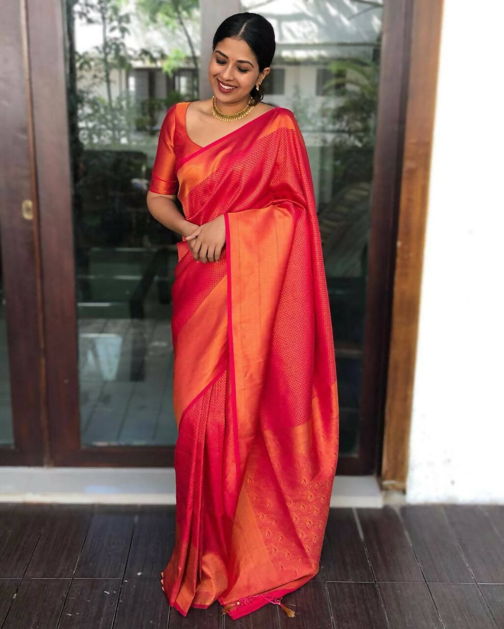 DEIANA'S Beautiful Designer Golden zari Soft Lichi Silk Saree - Red - Swadesiicart