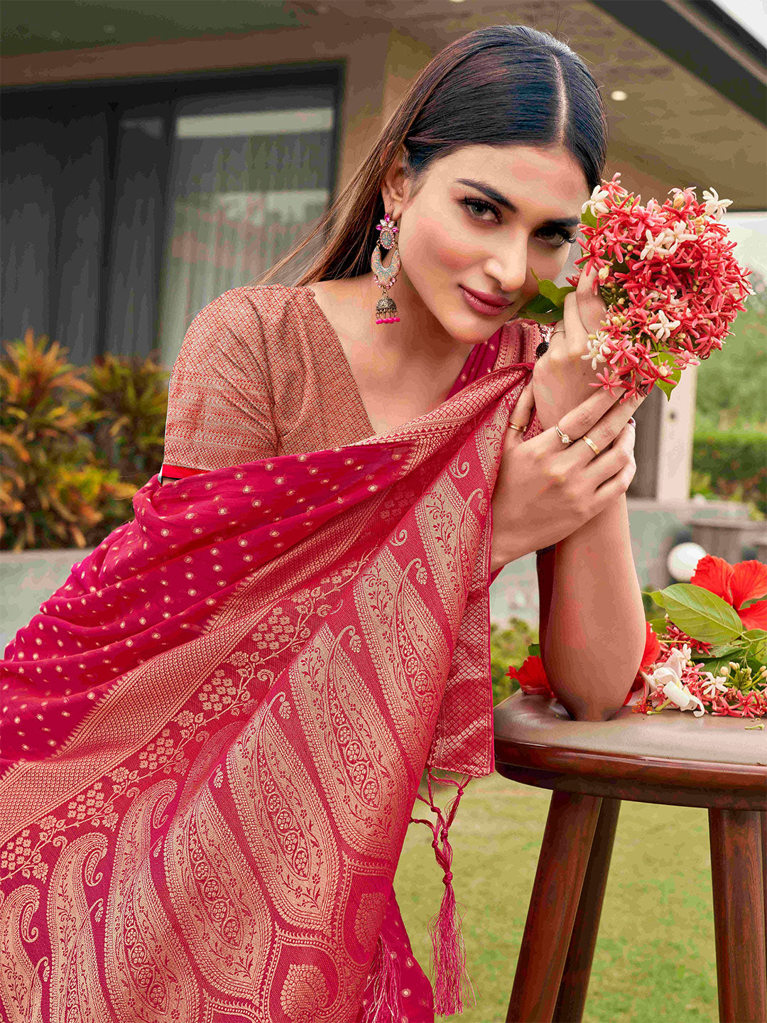 Tikhi Imli Woven Design Zari Art Silk Saree | Swadesiicart