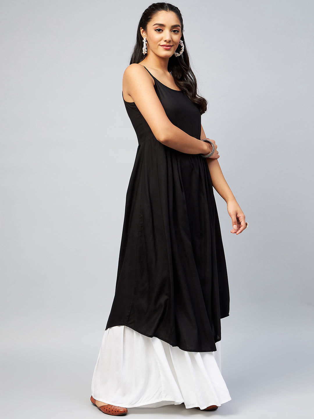 InWeave Women's Solid Black Strappy Kurta - Swadesiicart