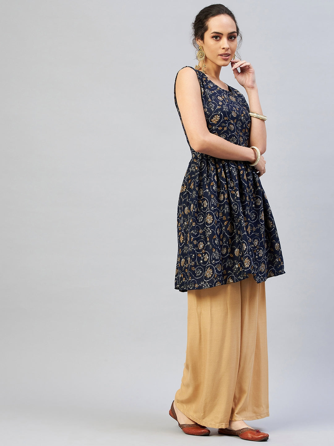 InWeave Women's Blue Silver Gold Printed Kurta - Swadesiicart