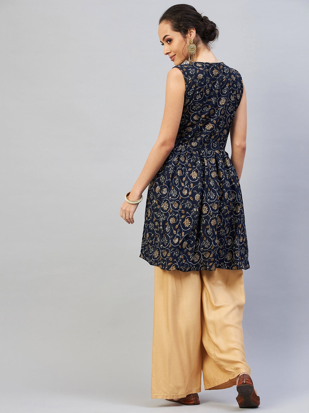 InWeave Women's Blue Silver Gold Printed Kurta - Swadesiicart