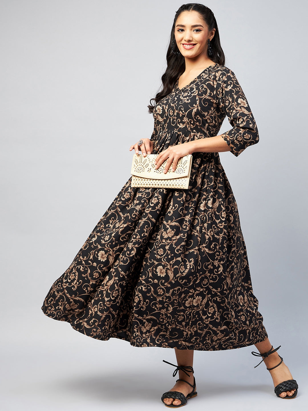 InWeave Women's Black Jaal Print Long Anarkali Kurta - Swadesiicart