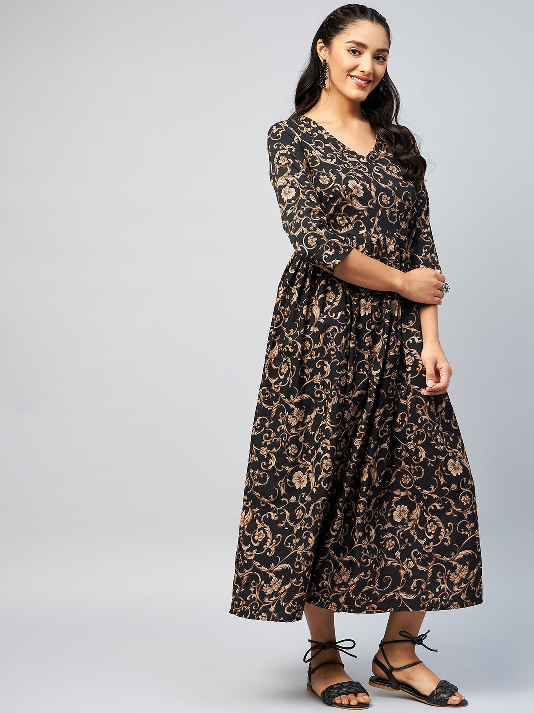 InWeave Women's Black Jaal Print Long Anarkali Kurta - Swadesiicart