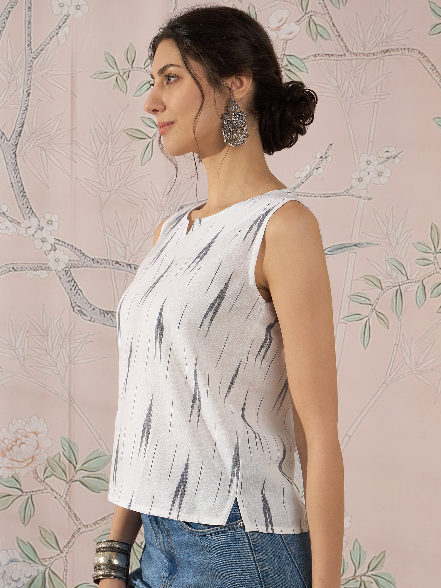 InWeave White Black Ikkat W/S Top - Swadesiicart