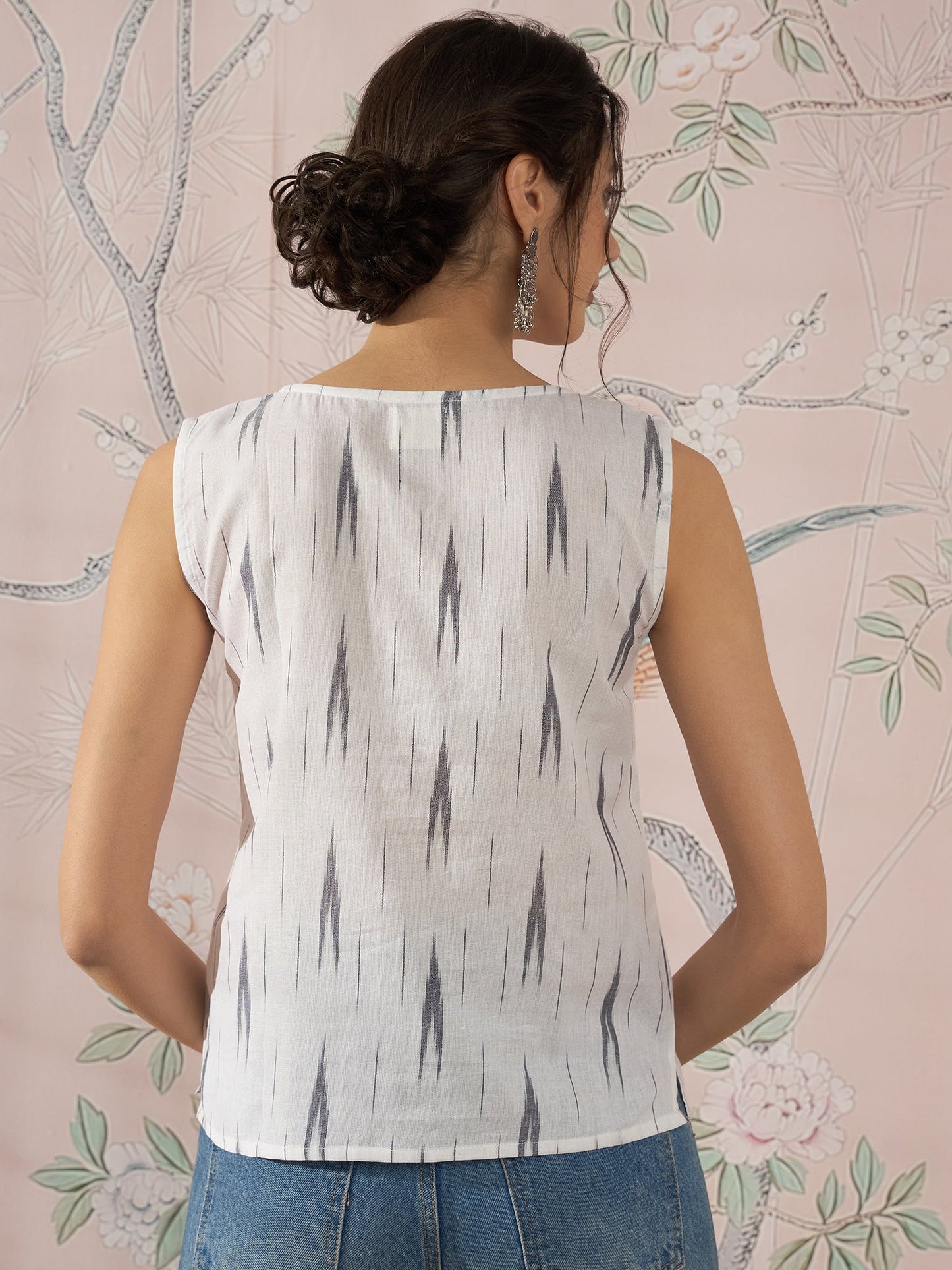 InWeave White Black Ikkat W/S Top - Swadesiicart