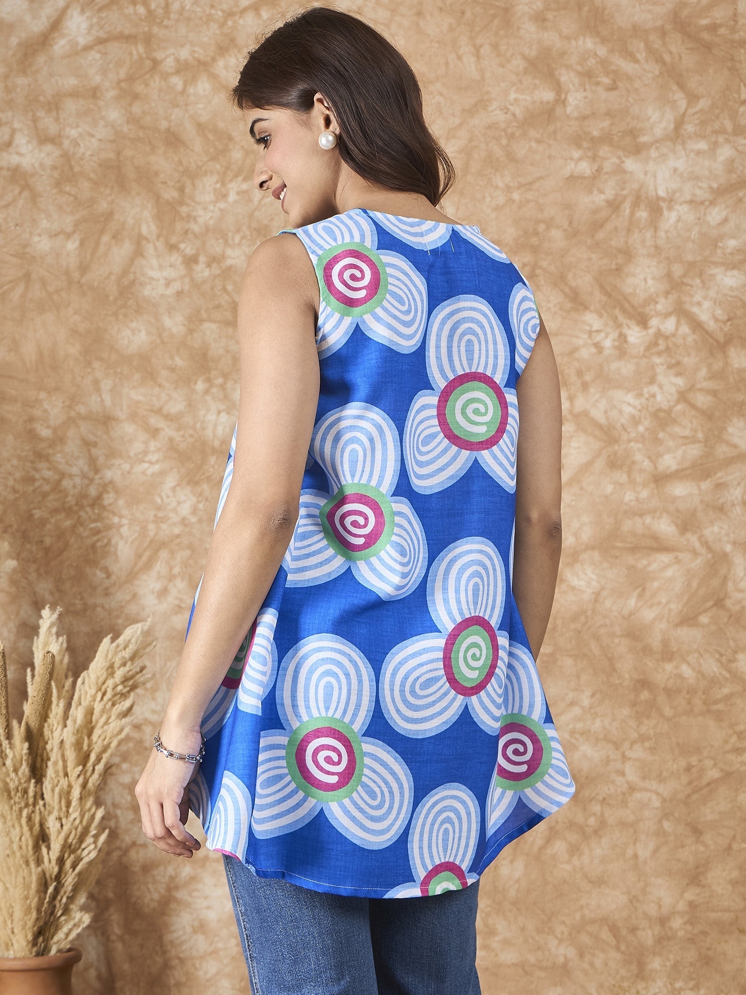 InWeave Blue White Flower V Neck Top - Swadesiicart