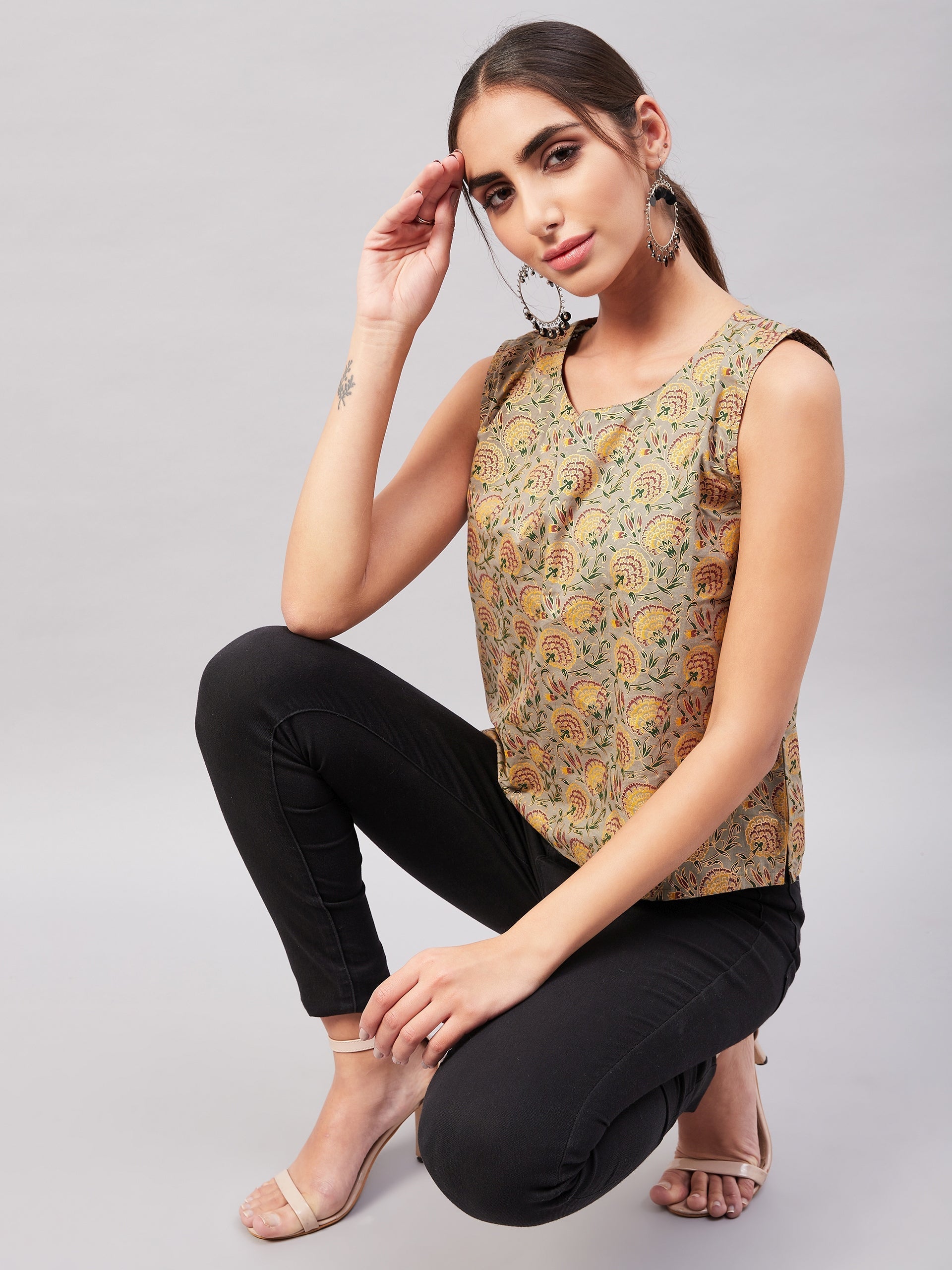 InWeave Grey Gold Floral W/U Top - Swadesiicart
