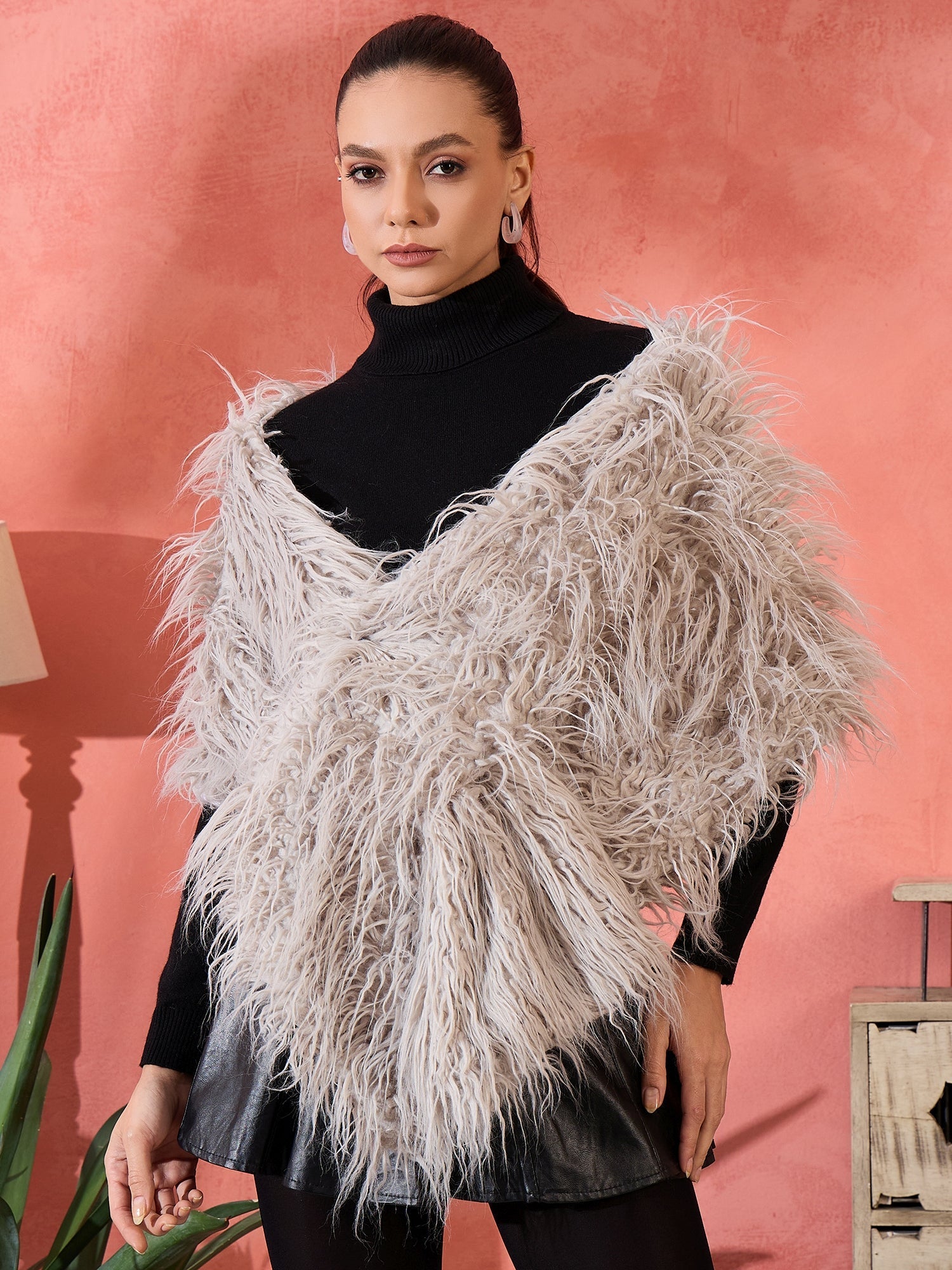 InWeave Light Grey Thread Fur Cape - Swadesiicart