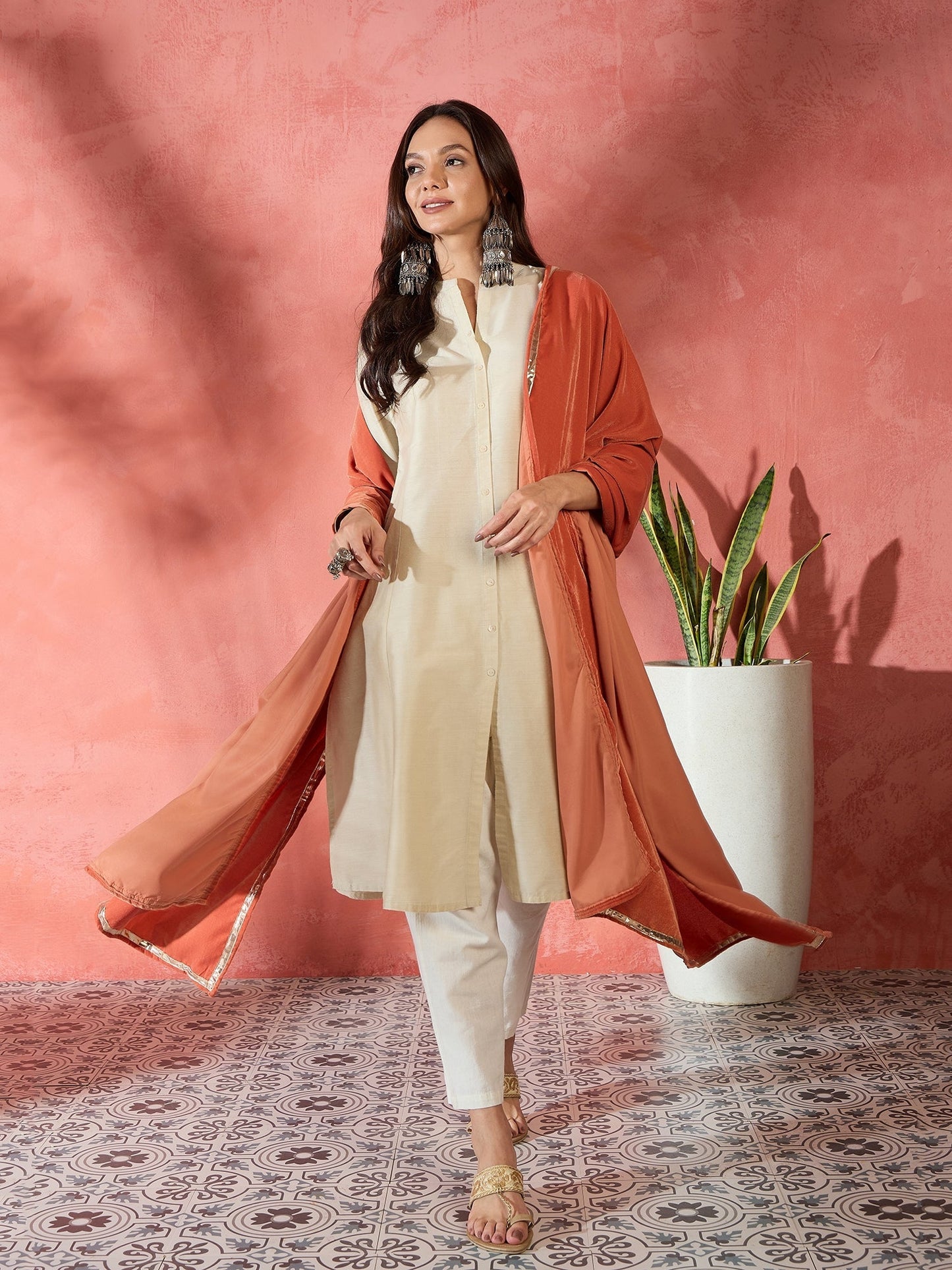 InWeave Rust Solid Velvet Shawl - Swadesiicart