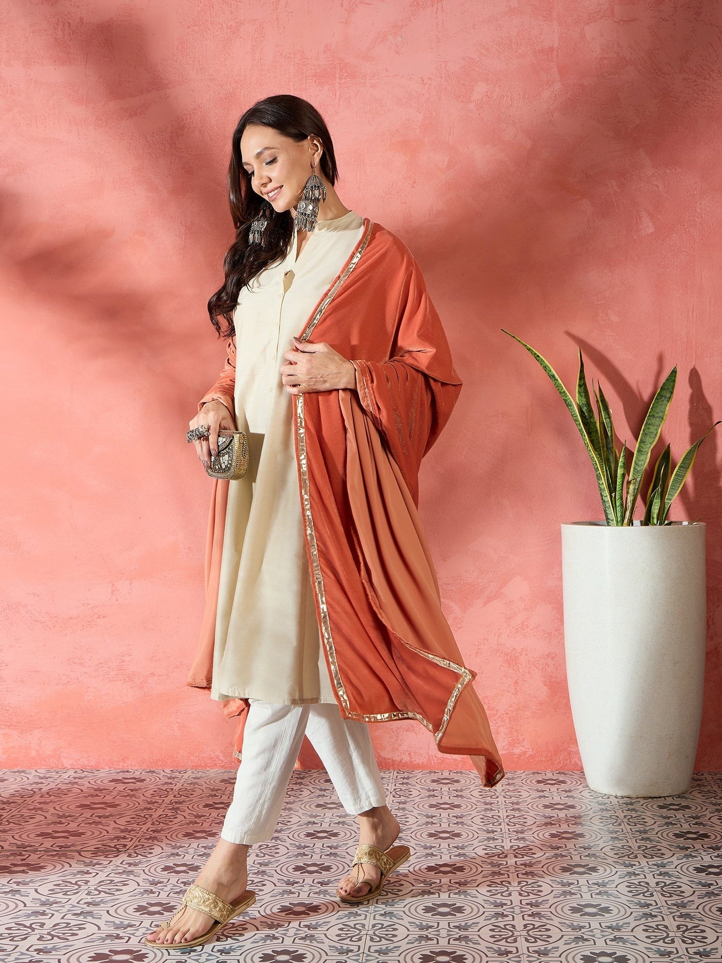 InWeave Rust Solid Velvet Shawl - Swadesiicart